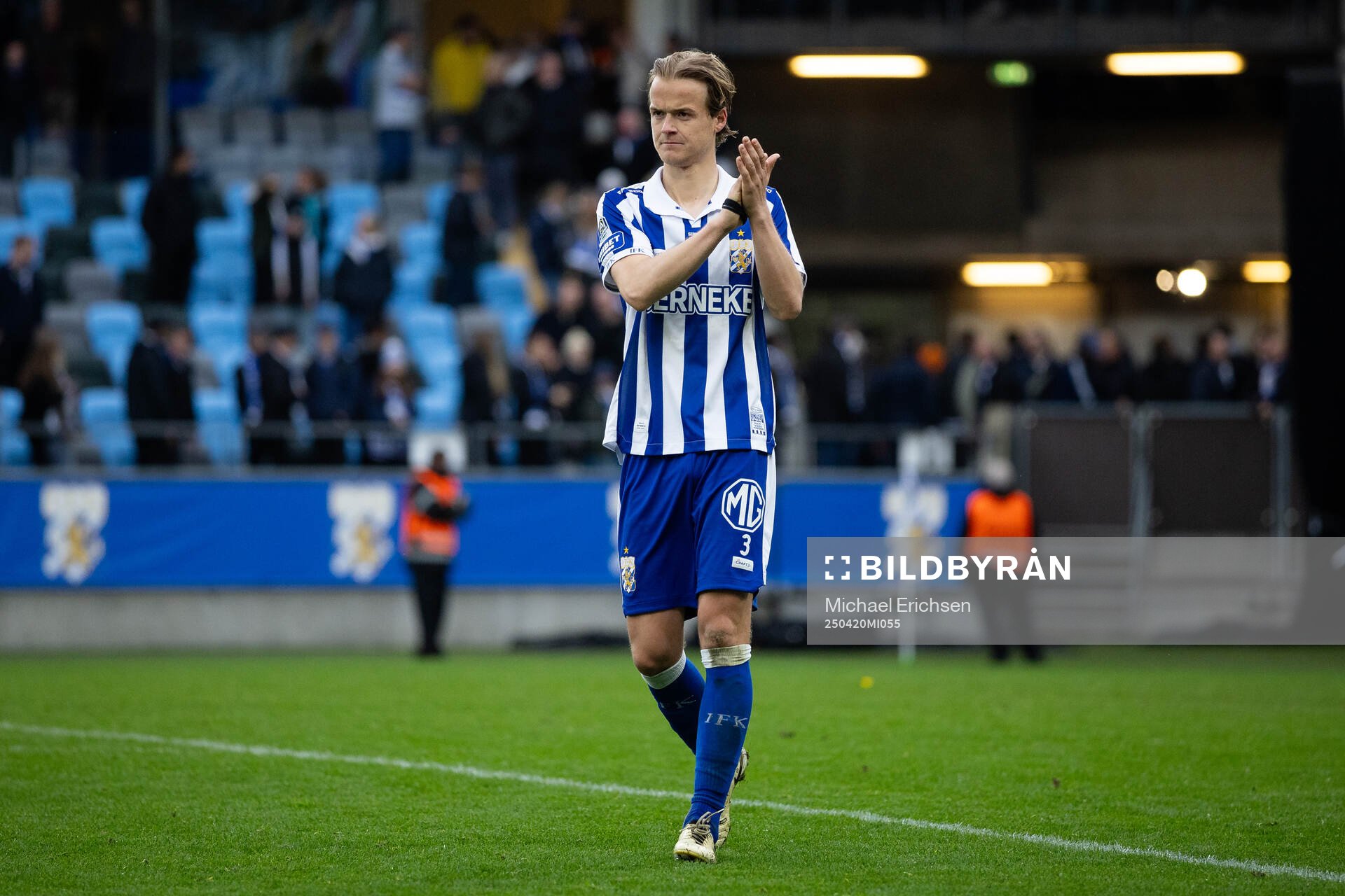 IFK Göteborgs August Erlingmark deppar