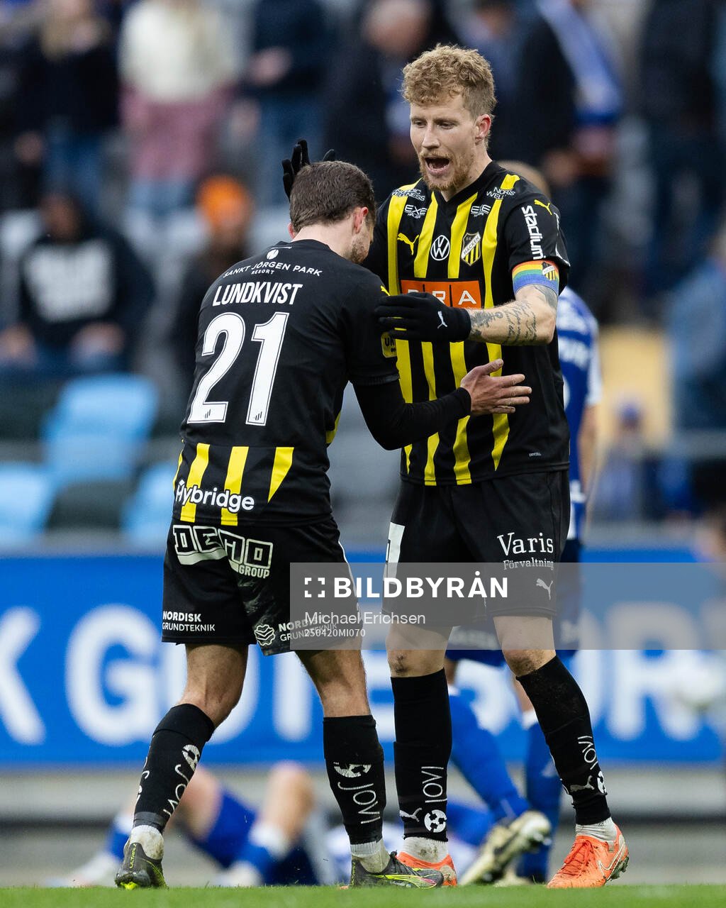 Häckens Adam Lundkvist och Simon Gustafson jublar