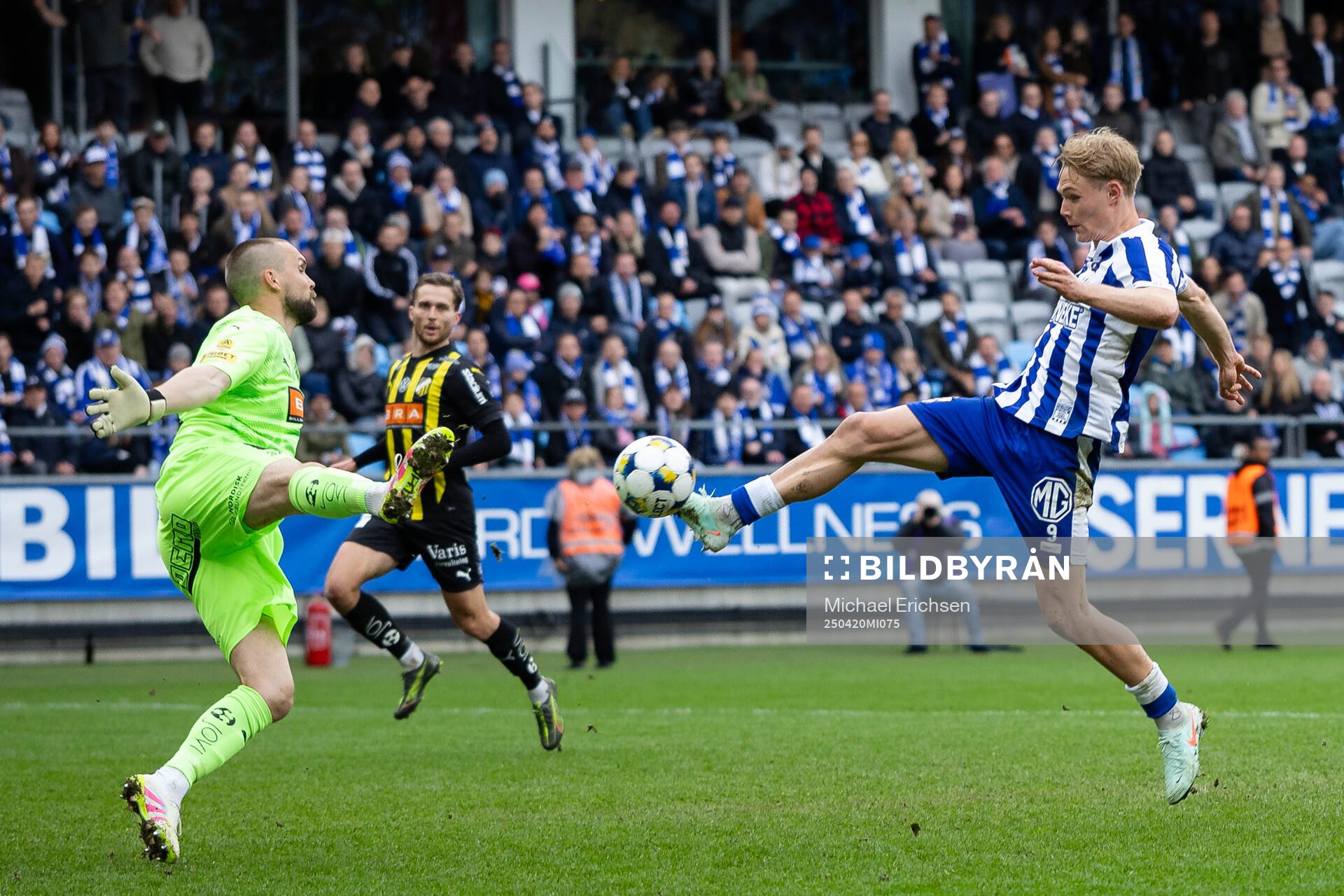 Häckens målvakt Oscar Jansson och IFK Göteborgs Max