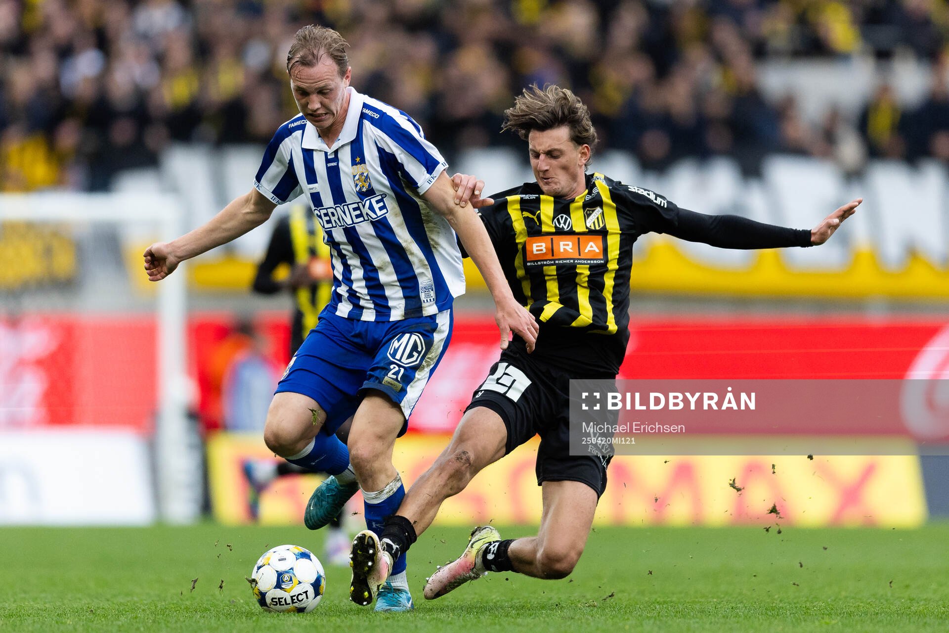IFK Göteborgs Adam Carlén och Häckens Silas Andersen