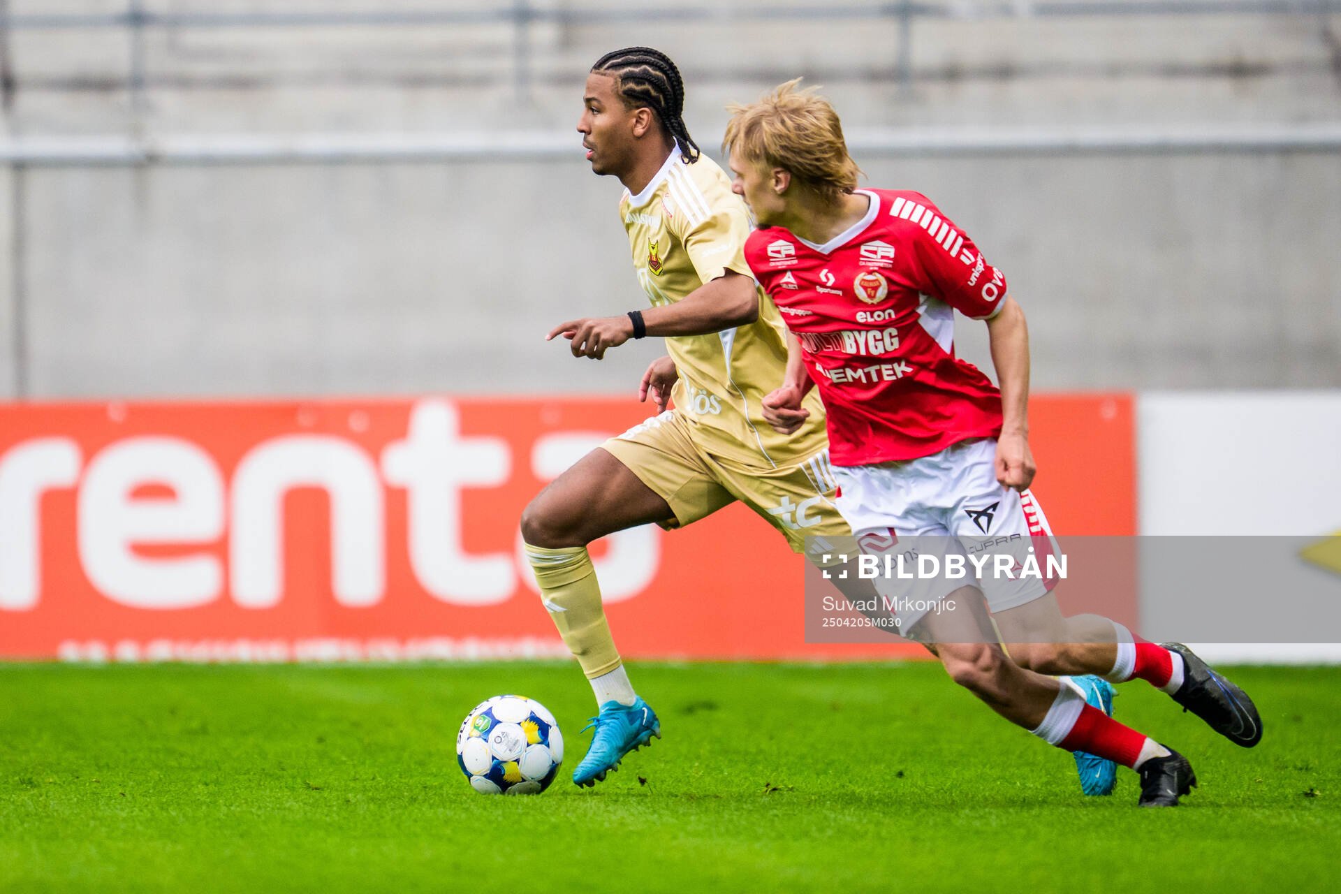 Östersunds Nebiyou Perry och Kalmars Rony Jansson