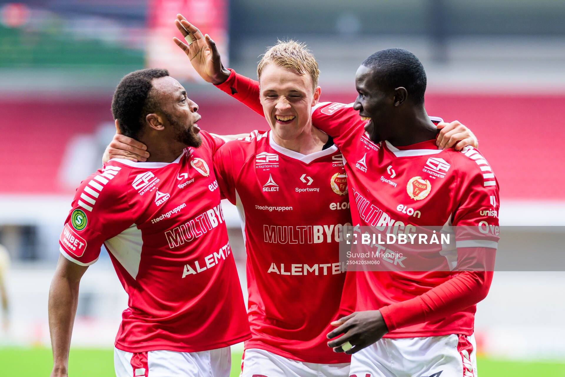Kalmars Sivert Engh Øverby jublar, Abdussalam Magashy och Aboubacar Keita under fotbollsmatchen i Superettan mellan Kalmar och Östersund den 20 april 2025 i Kalmar.