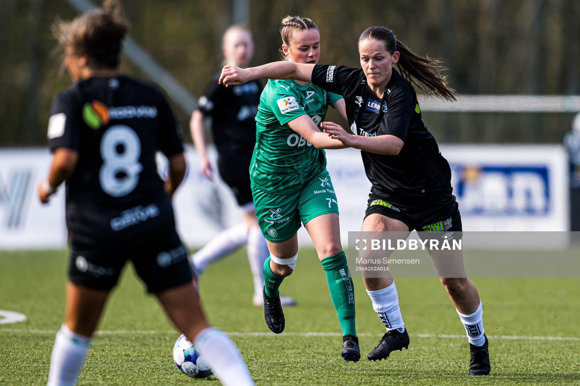 Nathalie Rønquist Jørgensen of HamKam and Marit Emaus