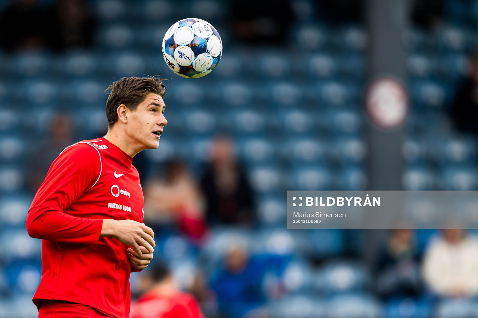 Eivind Helland of Brann warms up