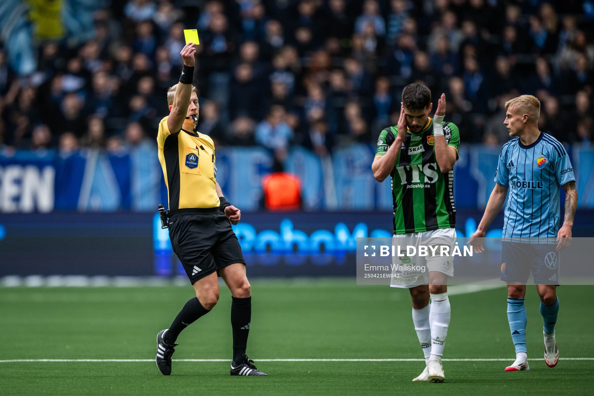 GAIS William Milovanovic tilldelas ett gult kort av Domare