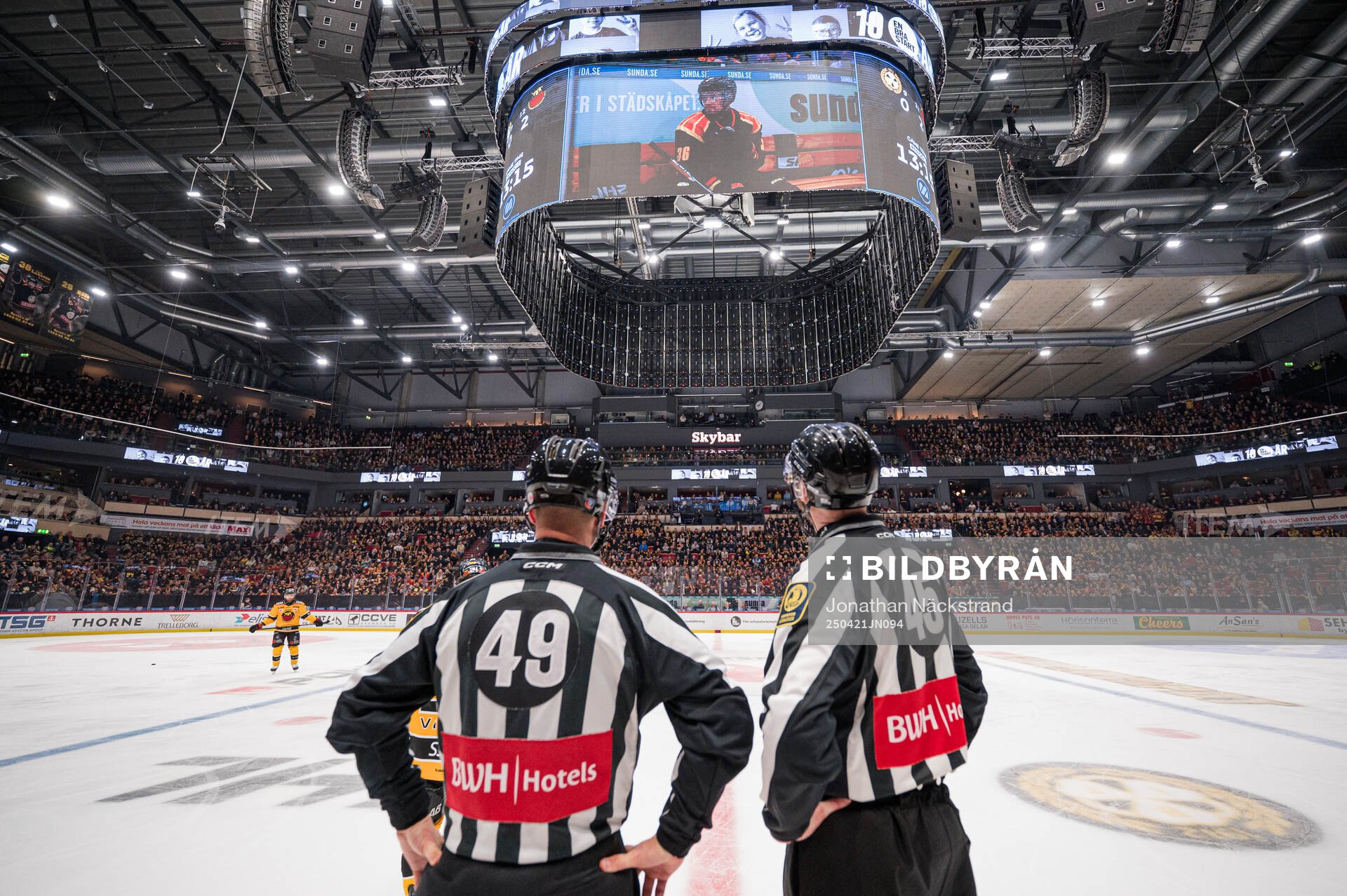 Brynäs Linus Ölund på jumbotronen