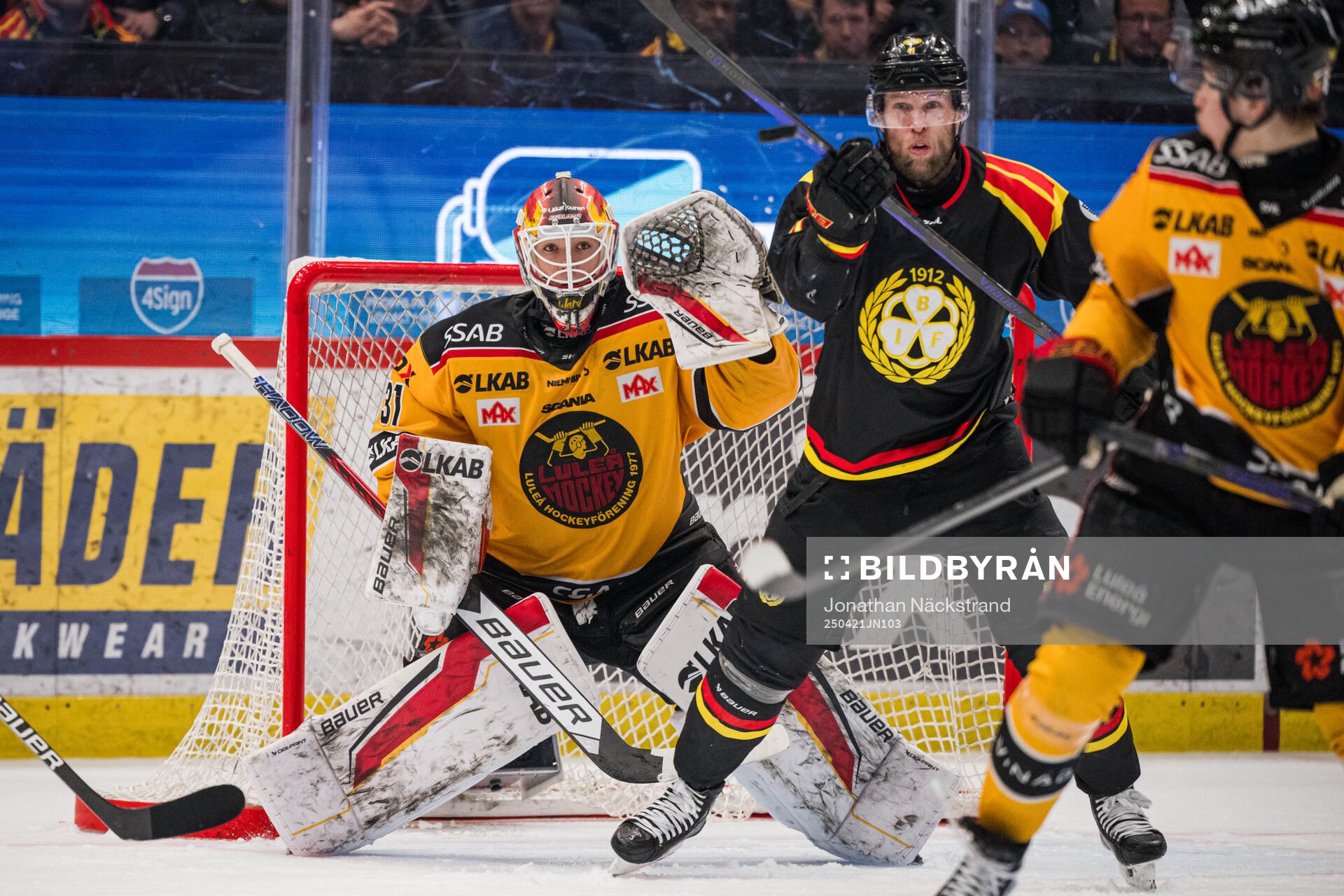 Luleås målvakt Matteus Ward och Brynäs Greg Scott