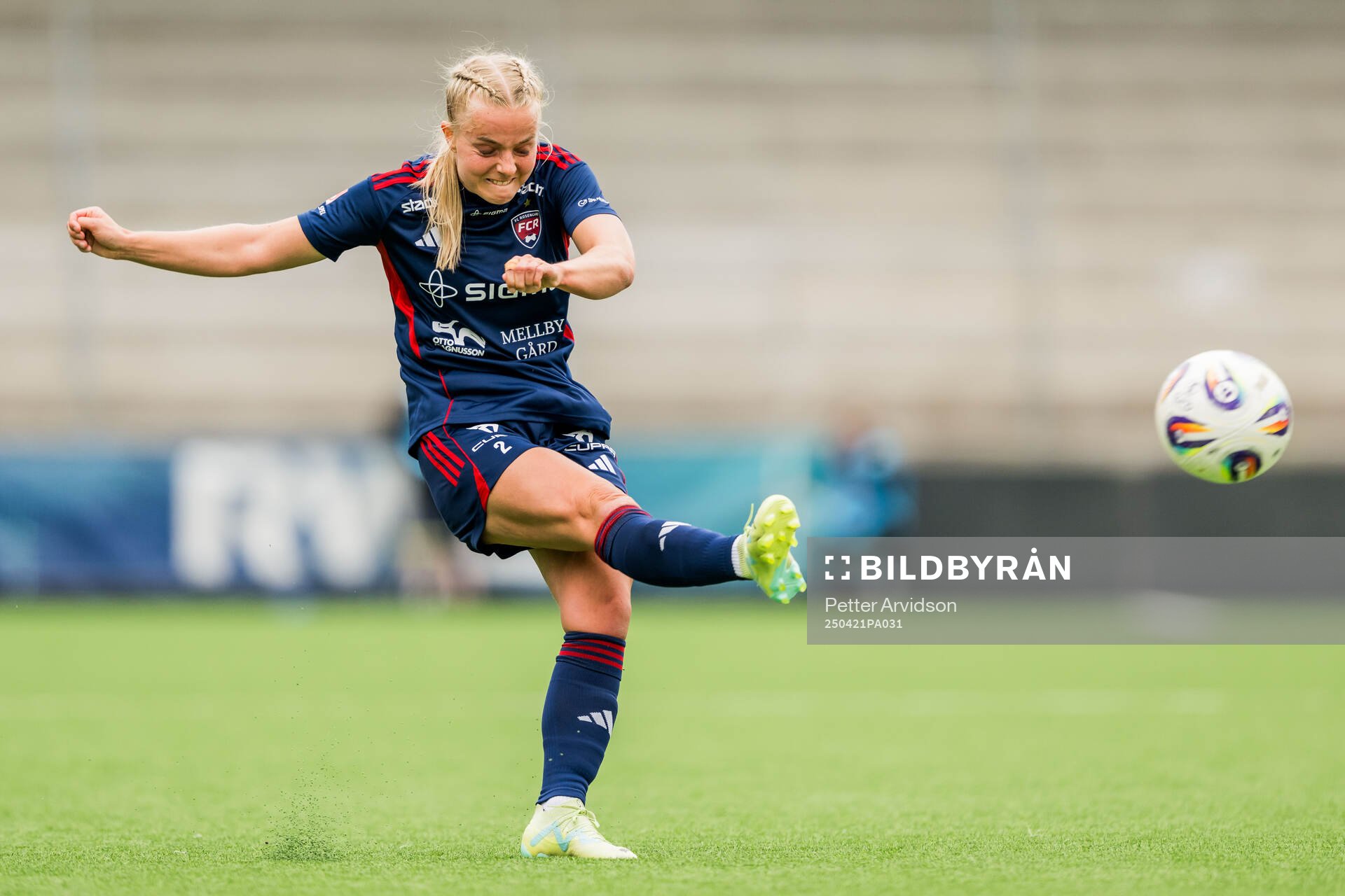 Rosengårds Emilie Woldvik under fotbollsmatchen i Damallsvenskan mellan Rosengård och Kristianstad den 21 april 2025 i Malmö. 