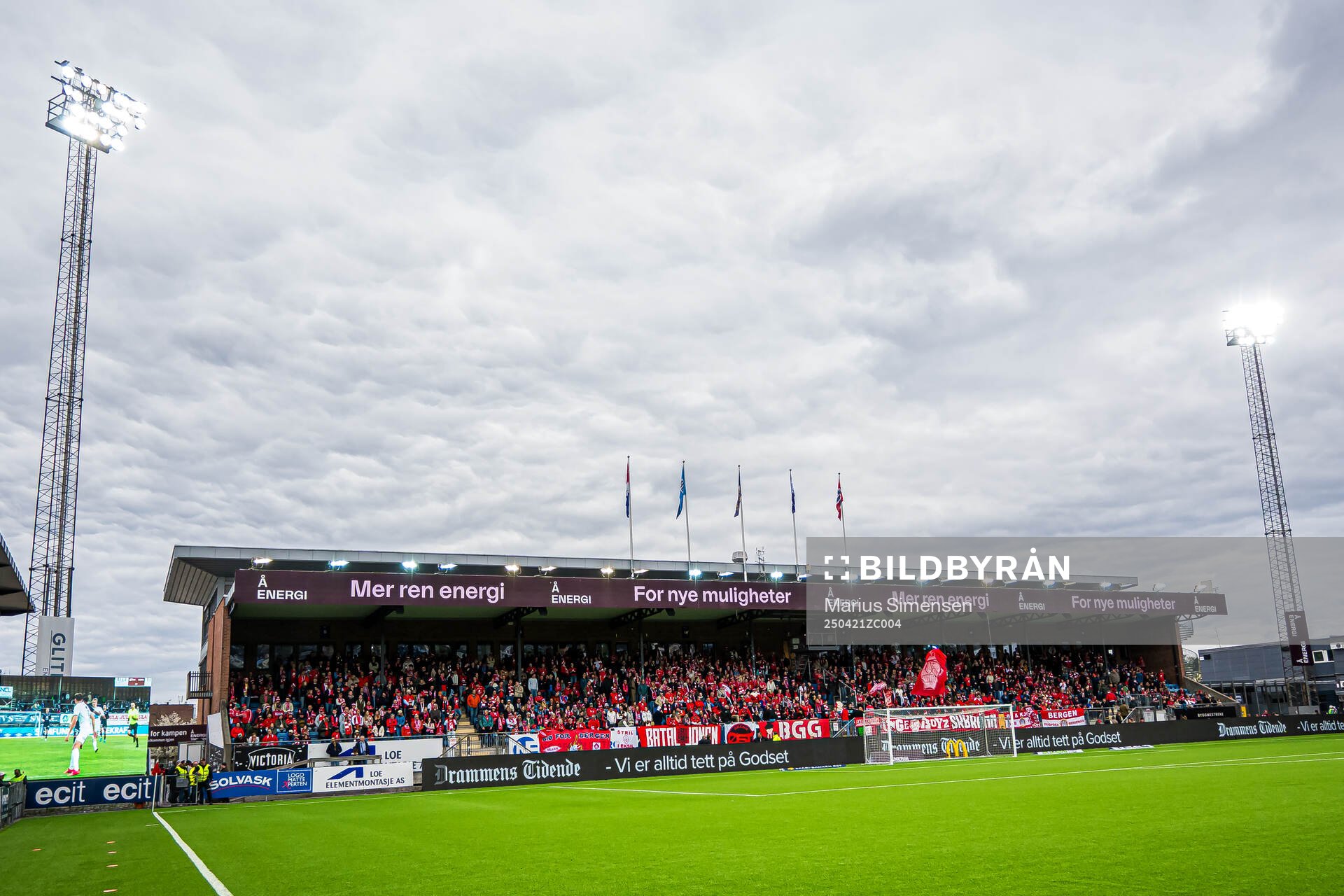 Spectators in the stands ahead of the Eliteserien match between Strømsgodset and Brann on April 21, 2025 in Drammen. 