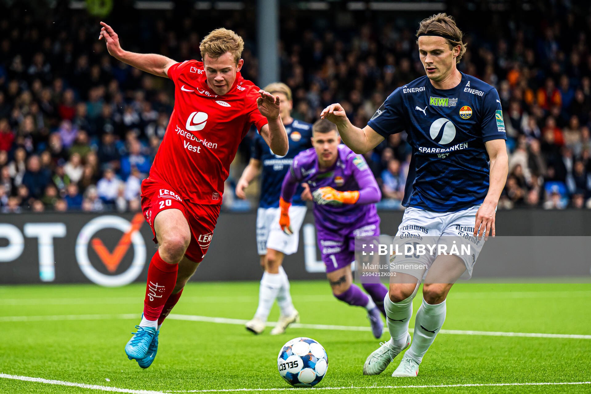 Aune Heggebø of Brann and Jesper Taaje of Strømsgodset