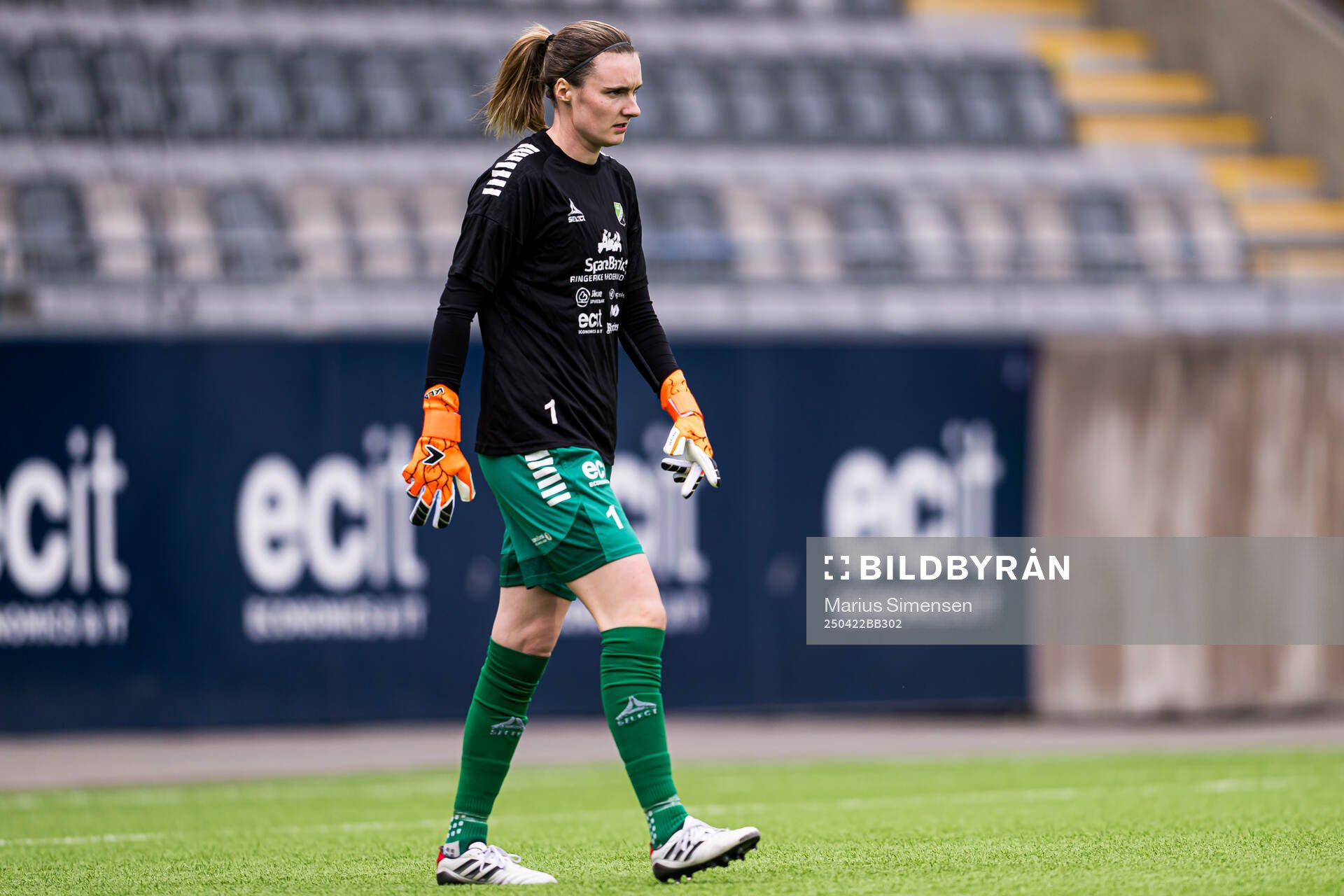 Siri Ervik of Hønefoss warms up