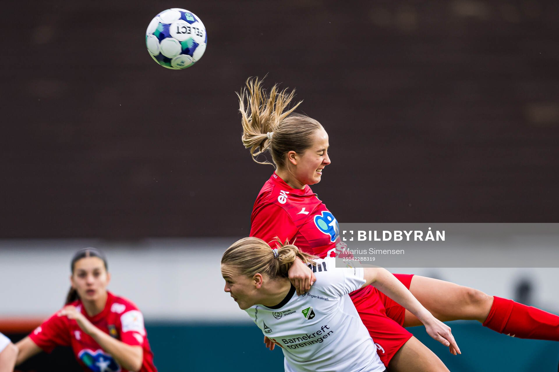 Mina Bell Folland of Røa scores the 0-1 goal