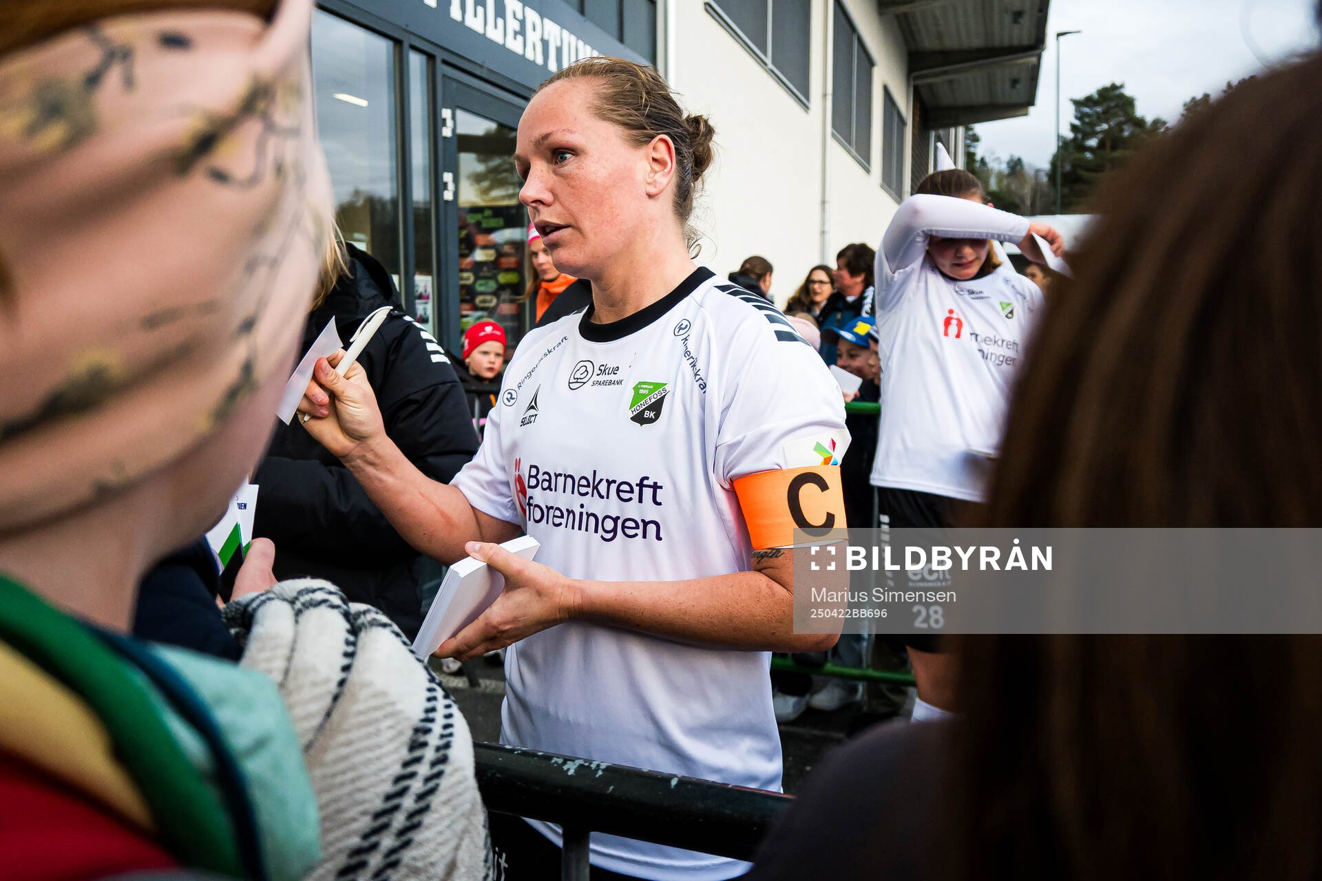 Silje Bekkåsen Nyhagen of Hønefoss with fans