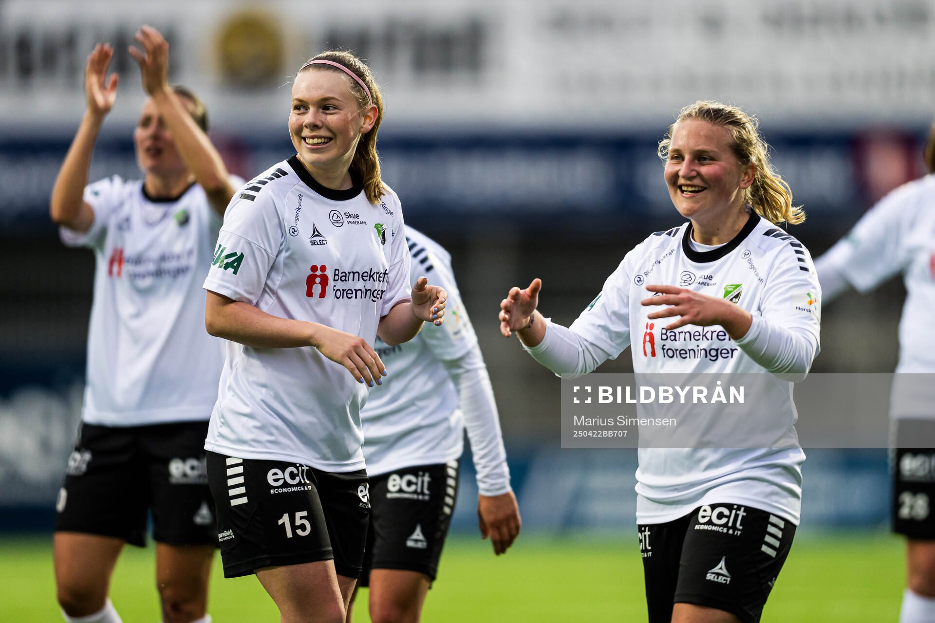 Malin Rovelstad and Synne Kristine Nilssen Hamborg of Hønefoss celebrates after the Toppserien football match between Hønefoss and Røa on April 22, 2025 in Hønefoss.