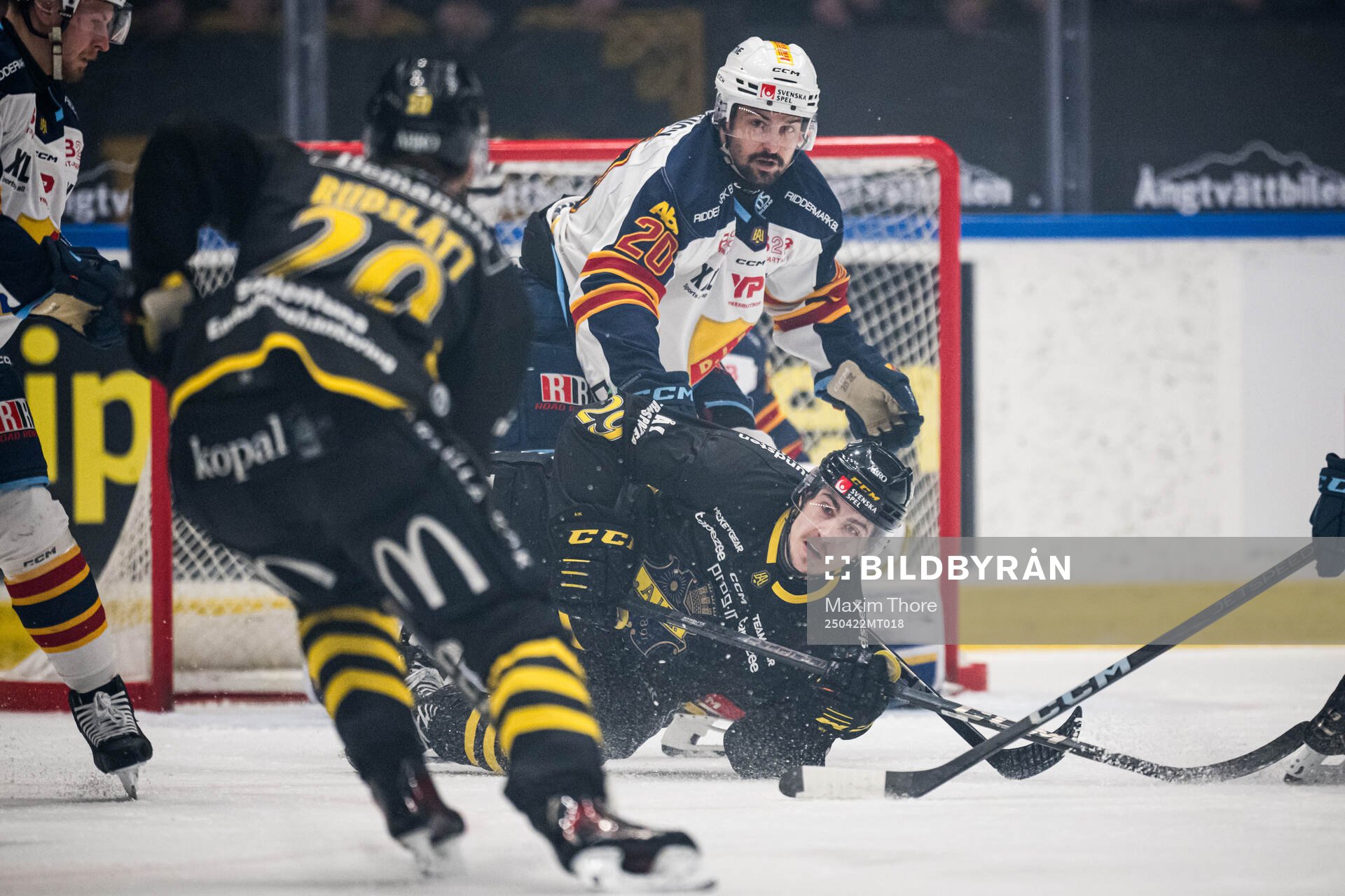 AIKs Daniel Ljungman och Djurgårdens Jonathan Tychonick