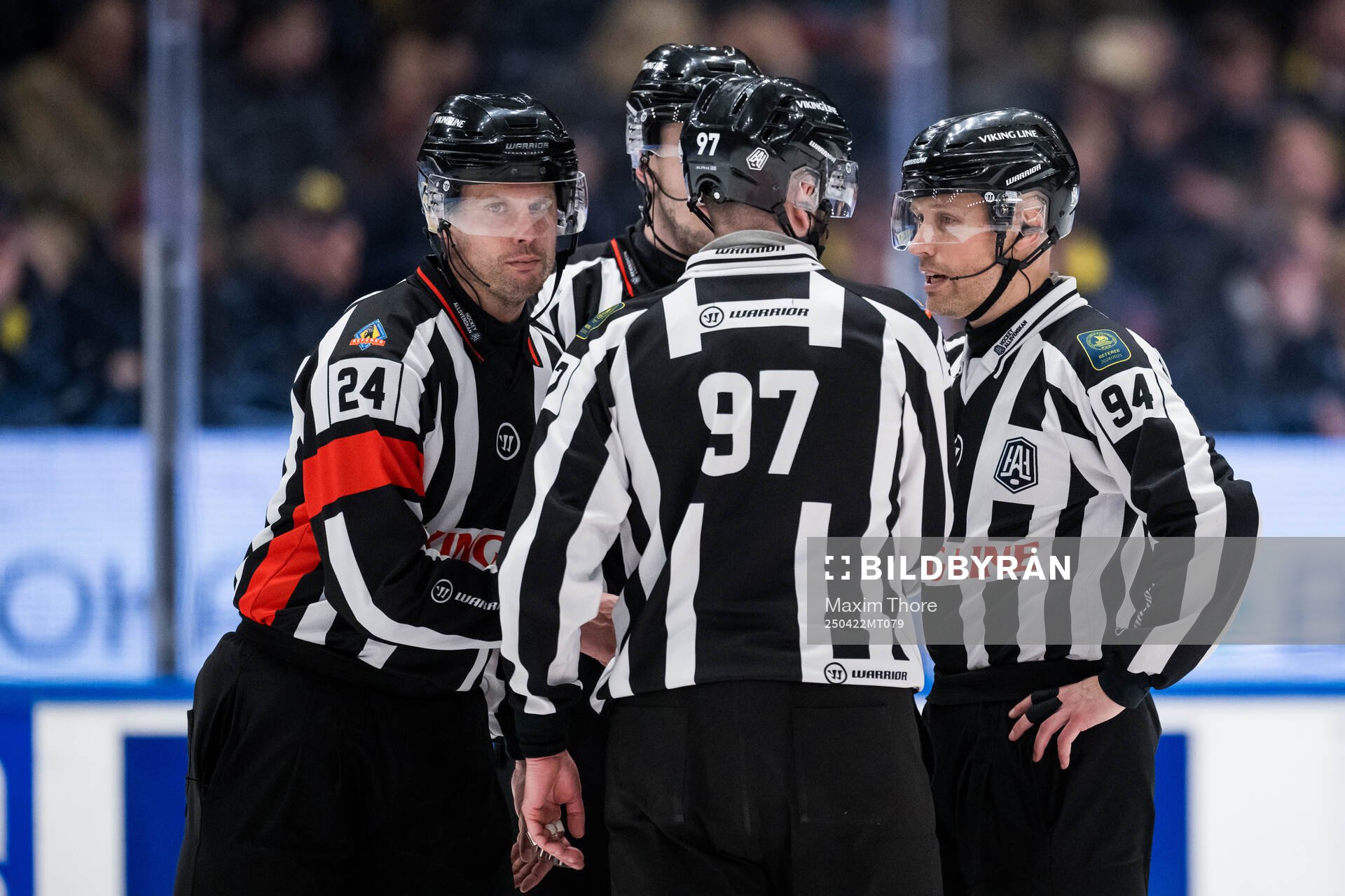 Domare Johan Magnusson och linjedomare Andreas Lundén