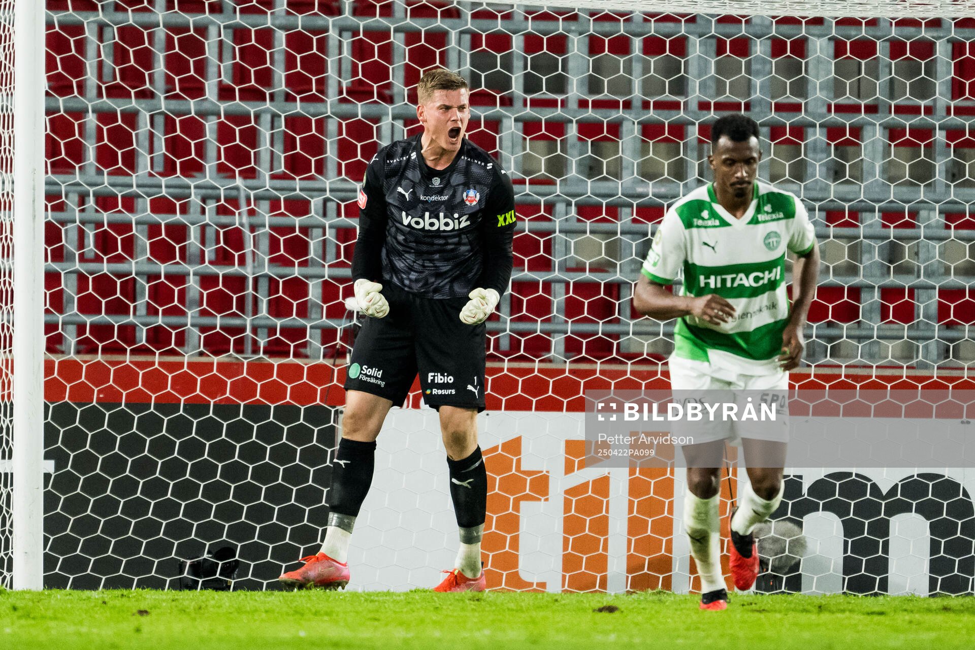 Helsingborgs målvakt Johan Brattberg jublar