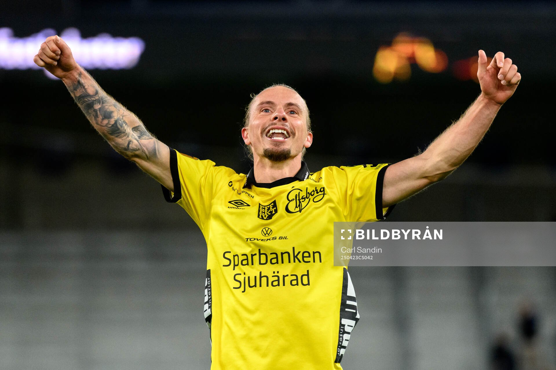 Elfsborgs Niklas Hult jublar efter fotbollsmatchen i Allsvenskan mellan Elfsborg och Sirius den 23 april 2025 i Borås. 
