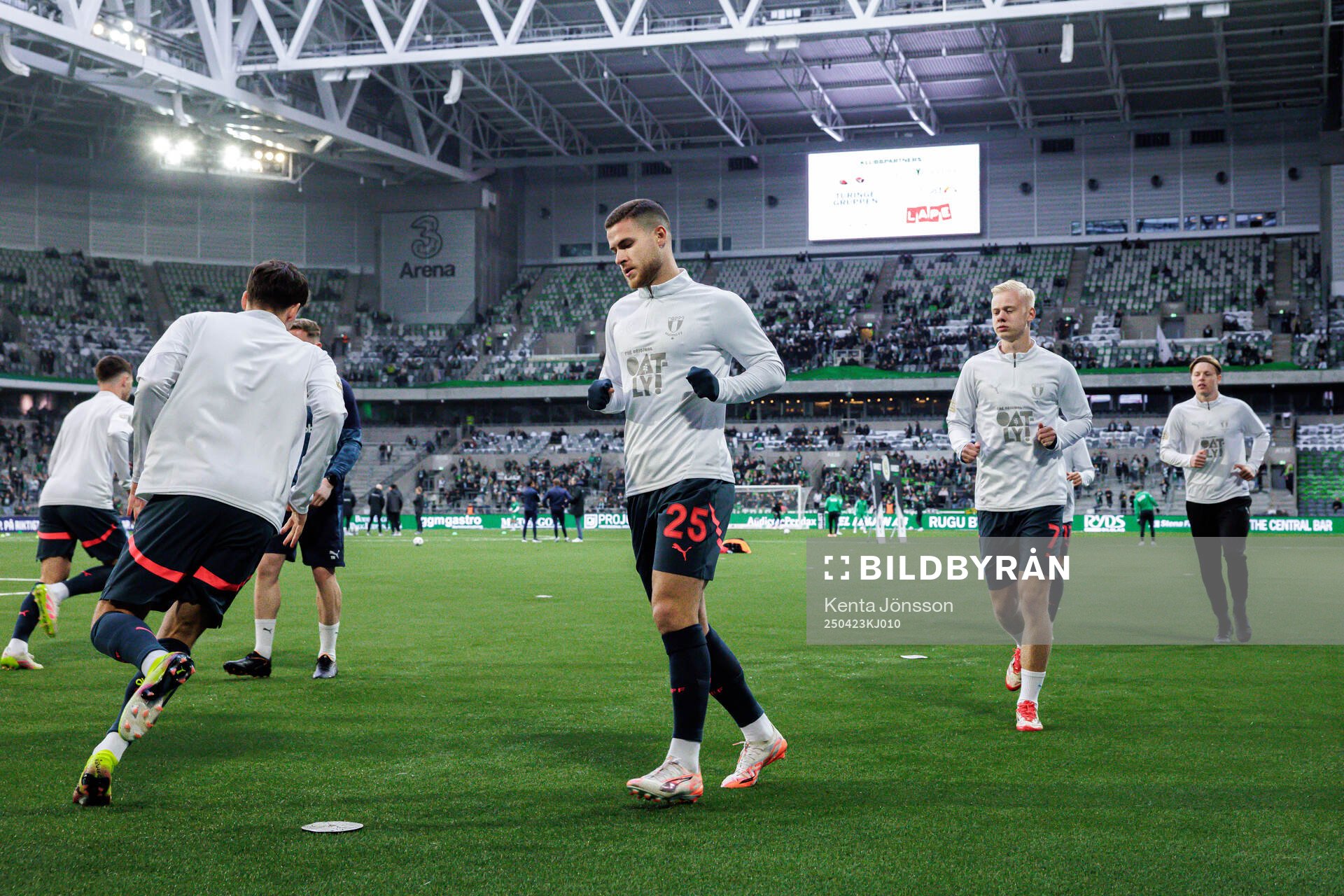 Malmö FFs Gabriel Busanello och Otto Rosengren
