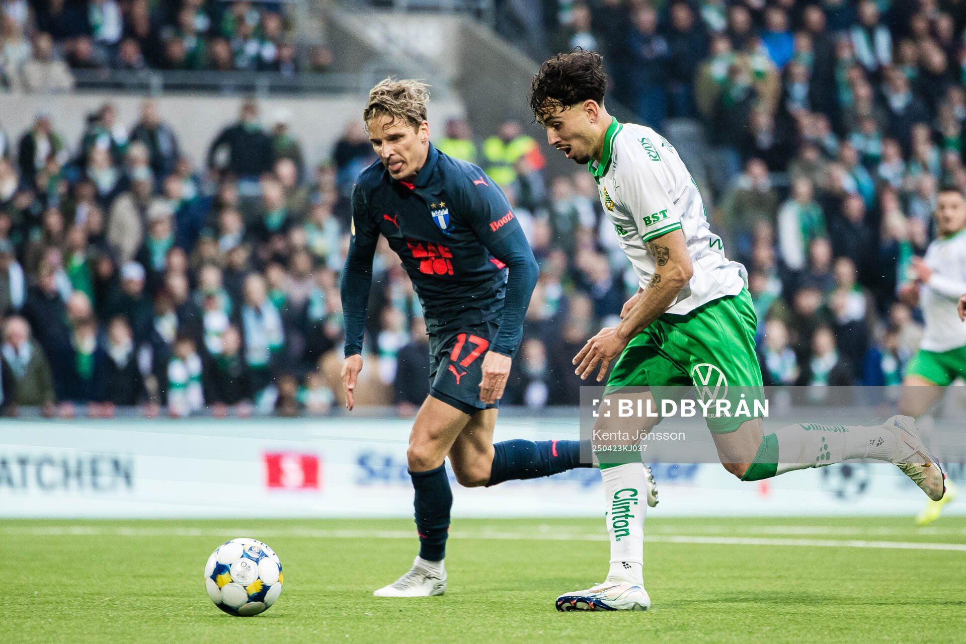Malmö FFs Jens Stryger Larsen och Hammarbys Sebastian