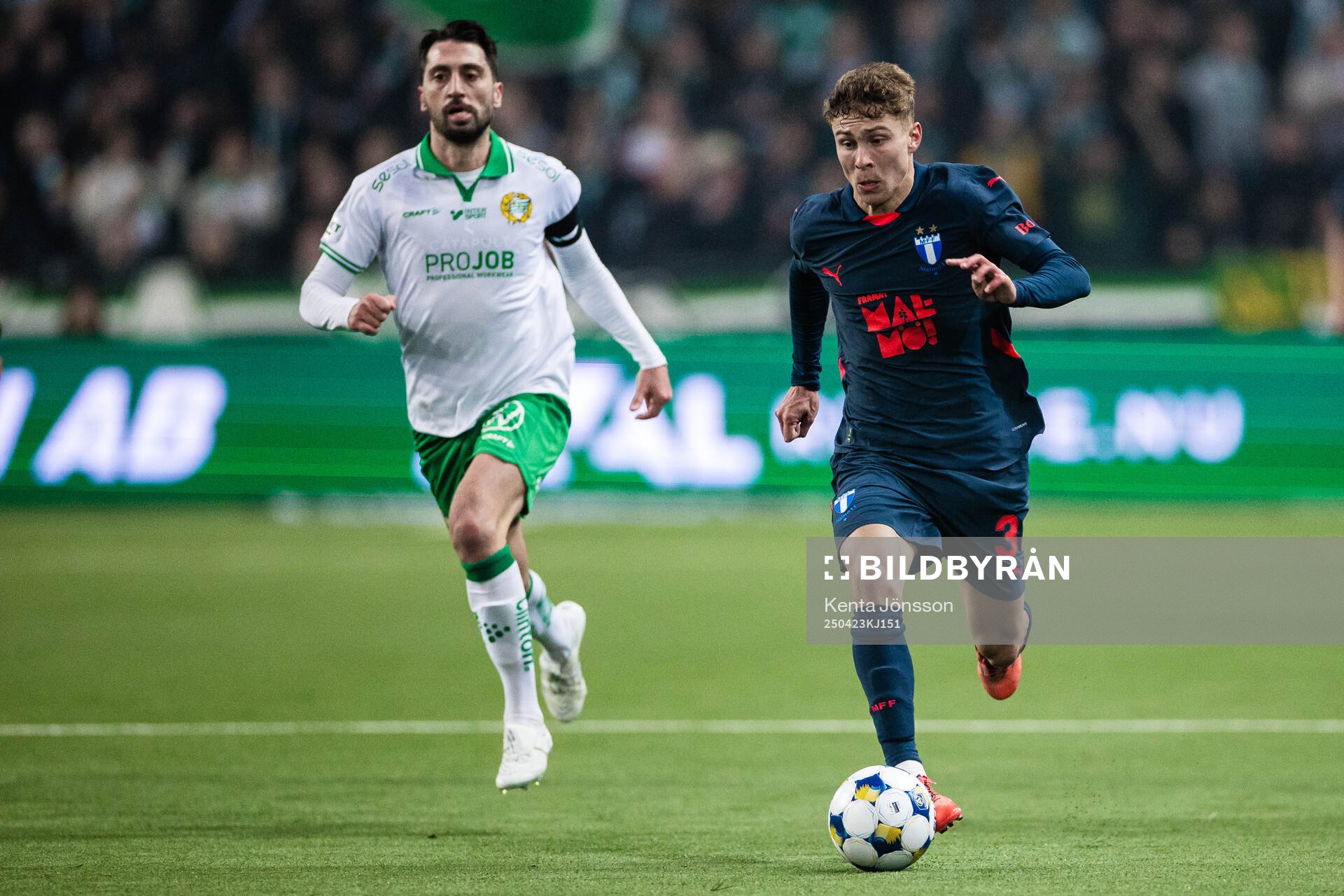 Hammarbys Nahir Besara och Malmö FFs Hugo Bolin