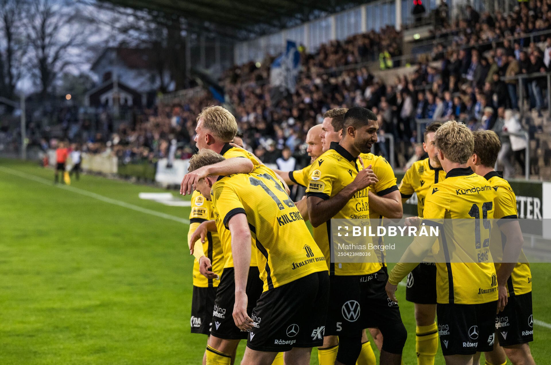 Mjällbys Herman Johansson jublar