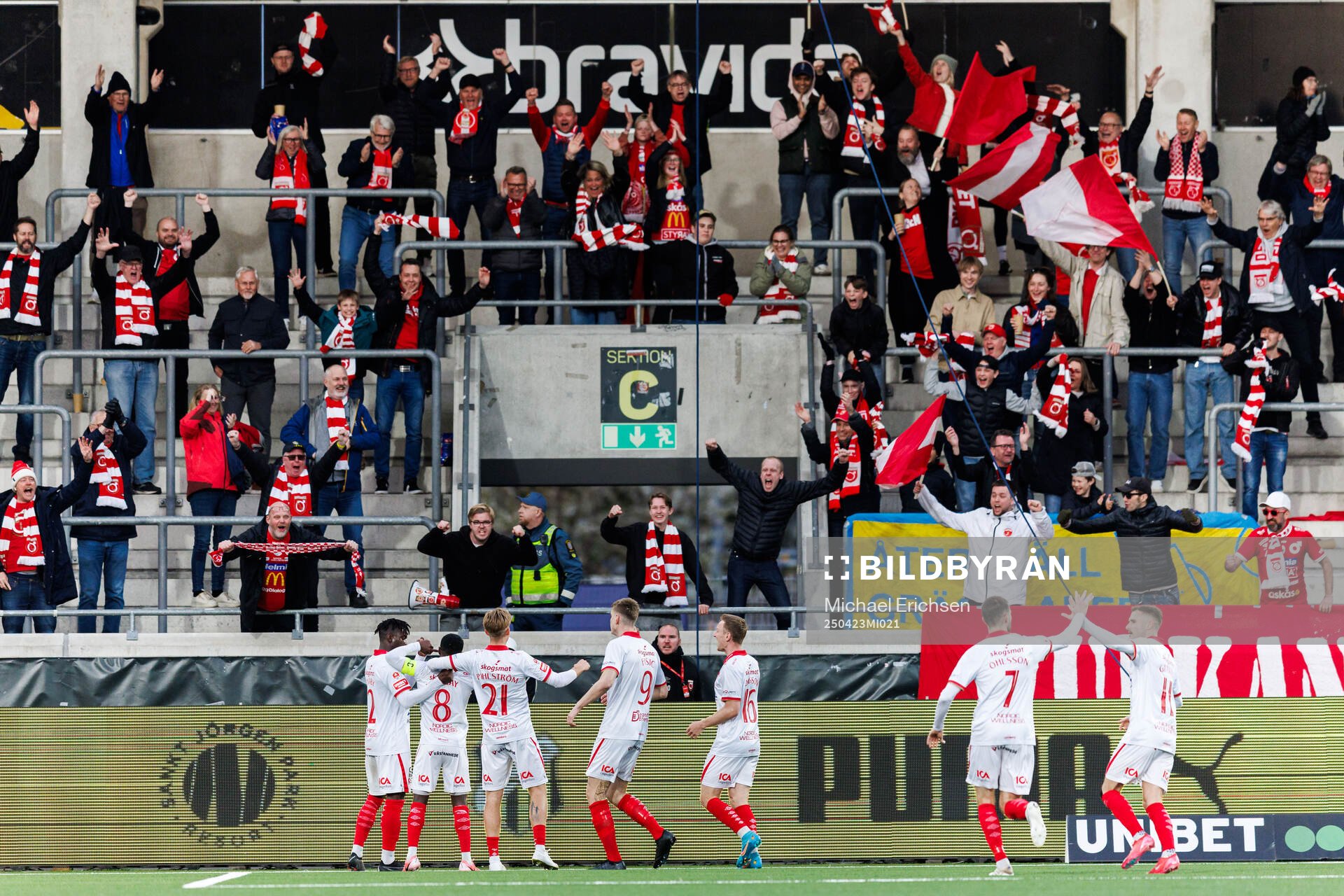 Degerfors Nahom Netabay jublar
