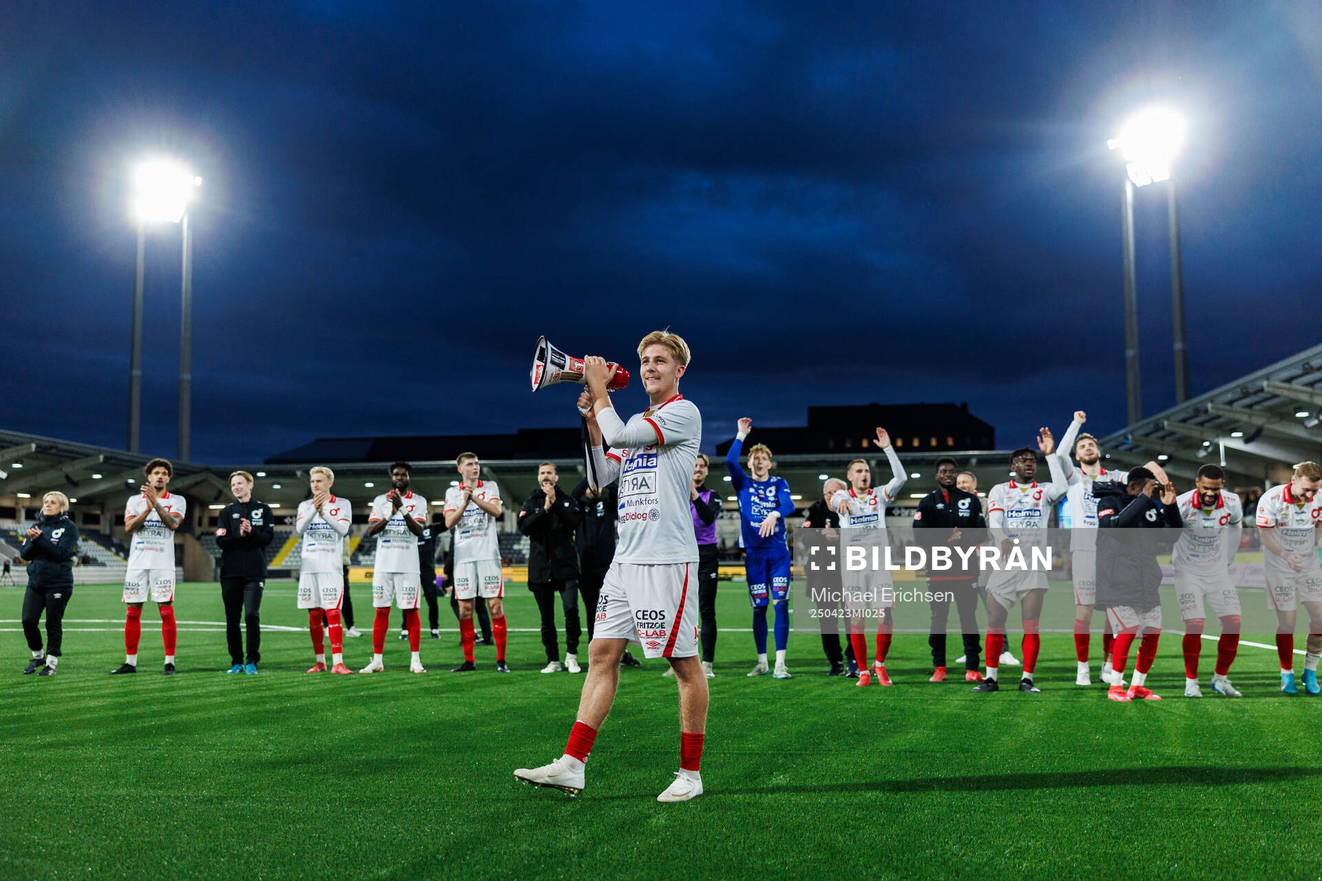 Degerfors Elias Pihlström jublar efter fotbollsmatchen i Allsvenskan mellan Häcken och Degerfors den 23 april 2025 i Göteborg. 