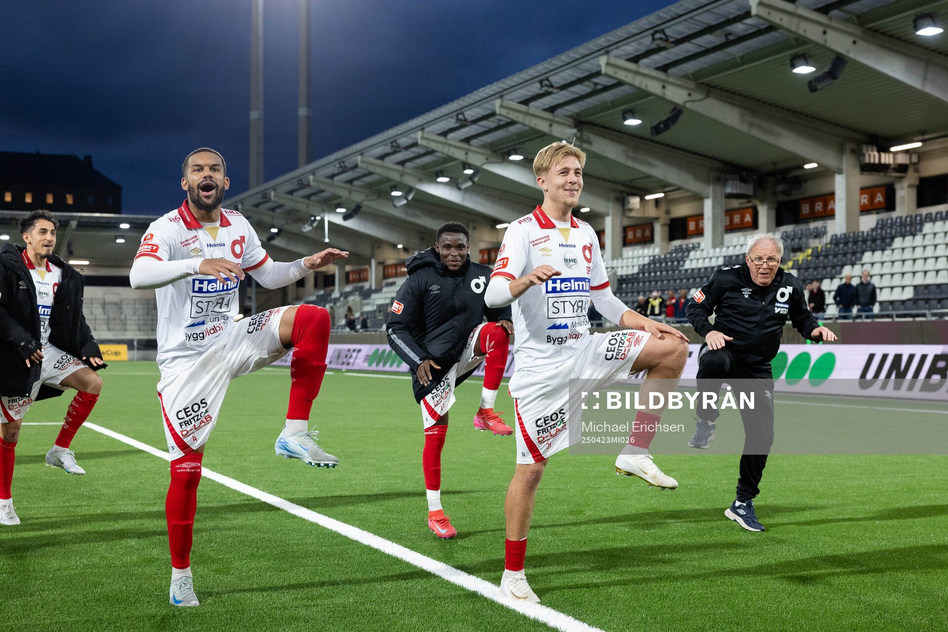 Degerfors Leon Hien och Elias Pihlström jublar