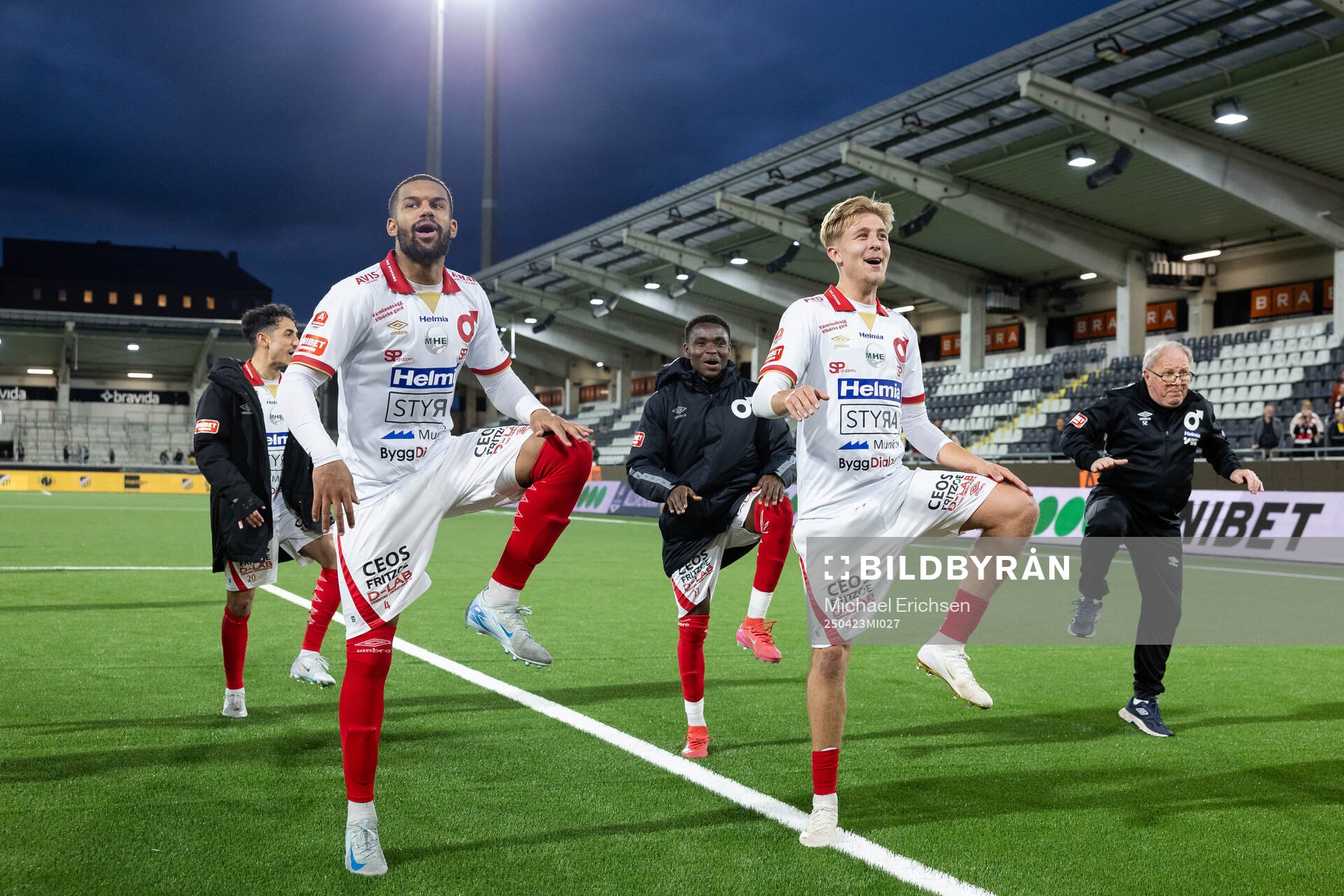 Degerfors Leon Hien och Elias Pihlström jublar