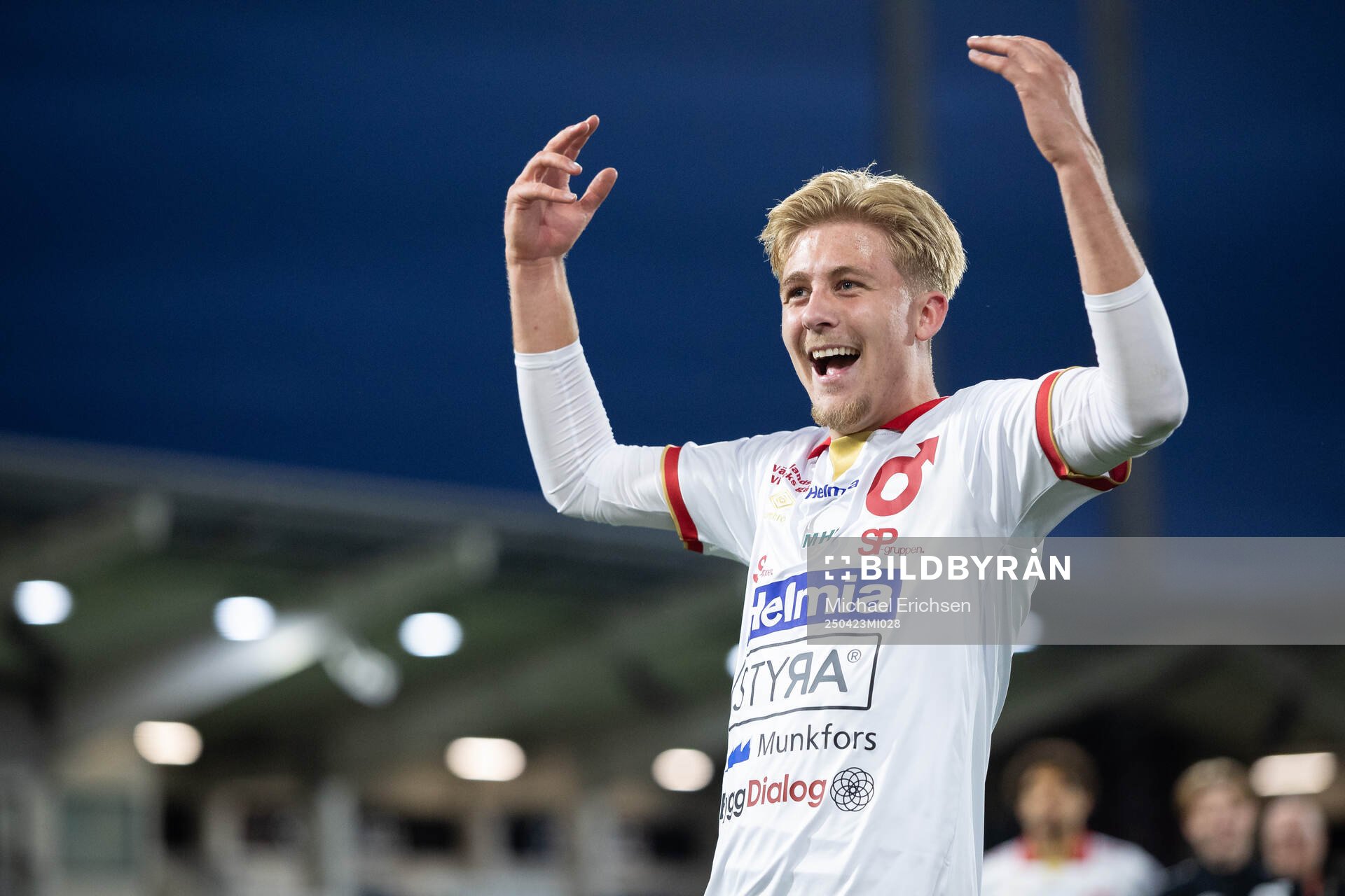Degerfors Elias Pihlström jublar