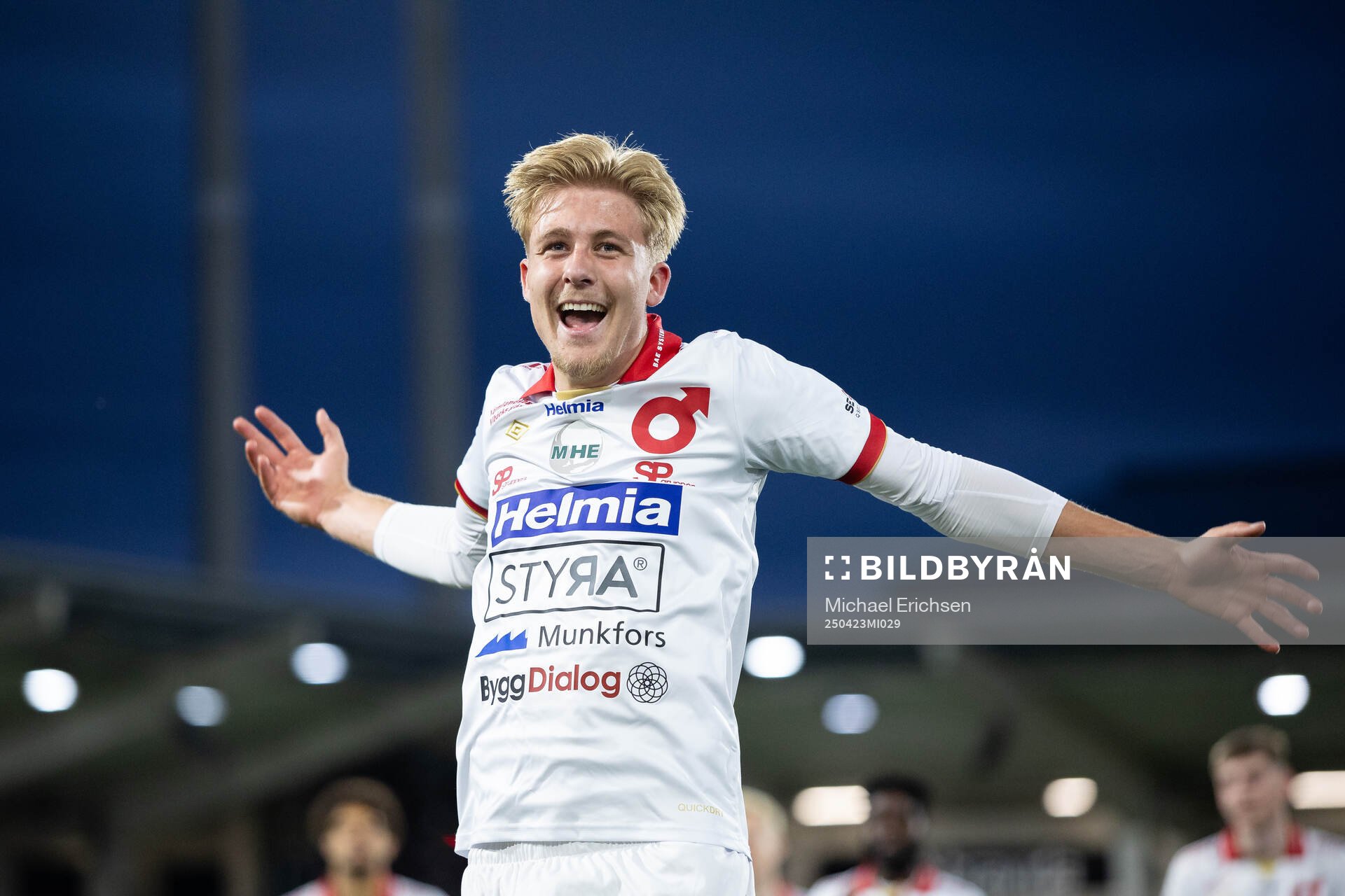 Degerfors Elias Pihlström jublar