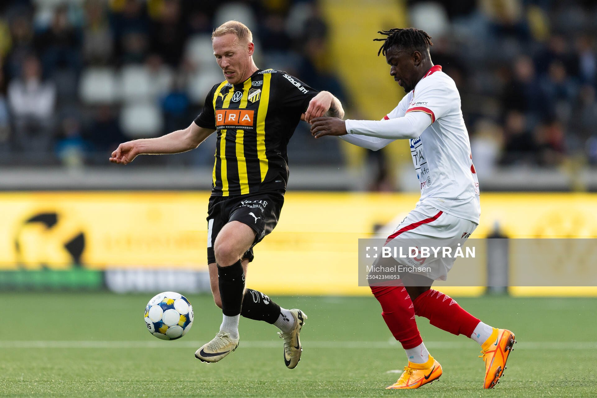 Häckens Mikkel Rygaard Jensen och Degerfors Mamadouba Diaby