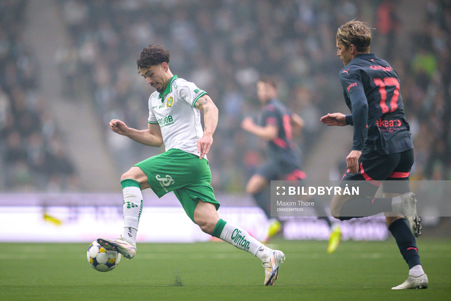 Hammarbys Sebastian Tounekti och Malmö FFs Jens Stryger