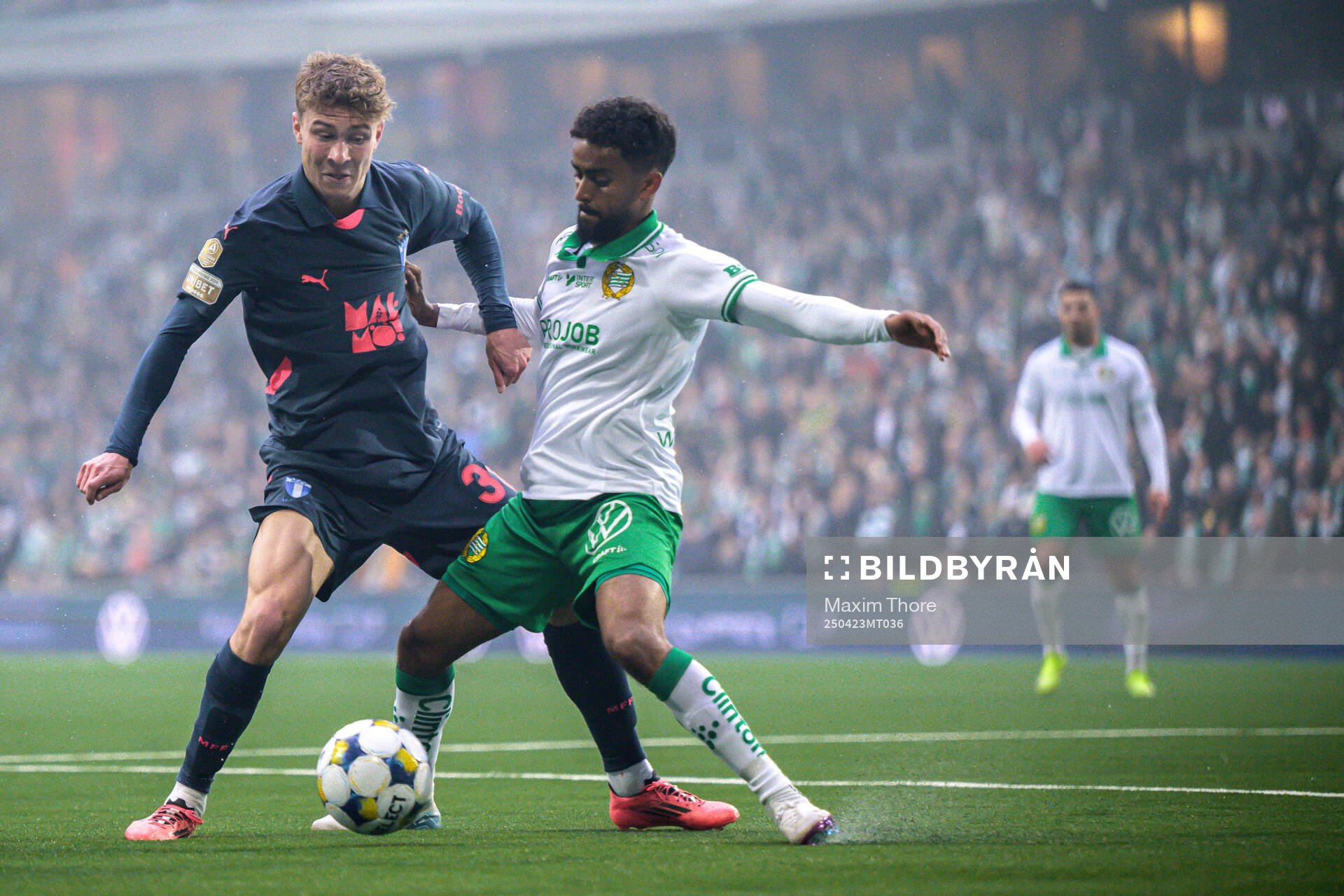 Malmö FFs Hugo Bolin och Hammarbys Tesfaldet Tekie