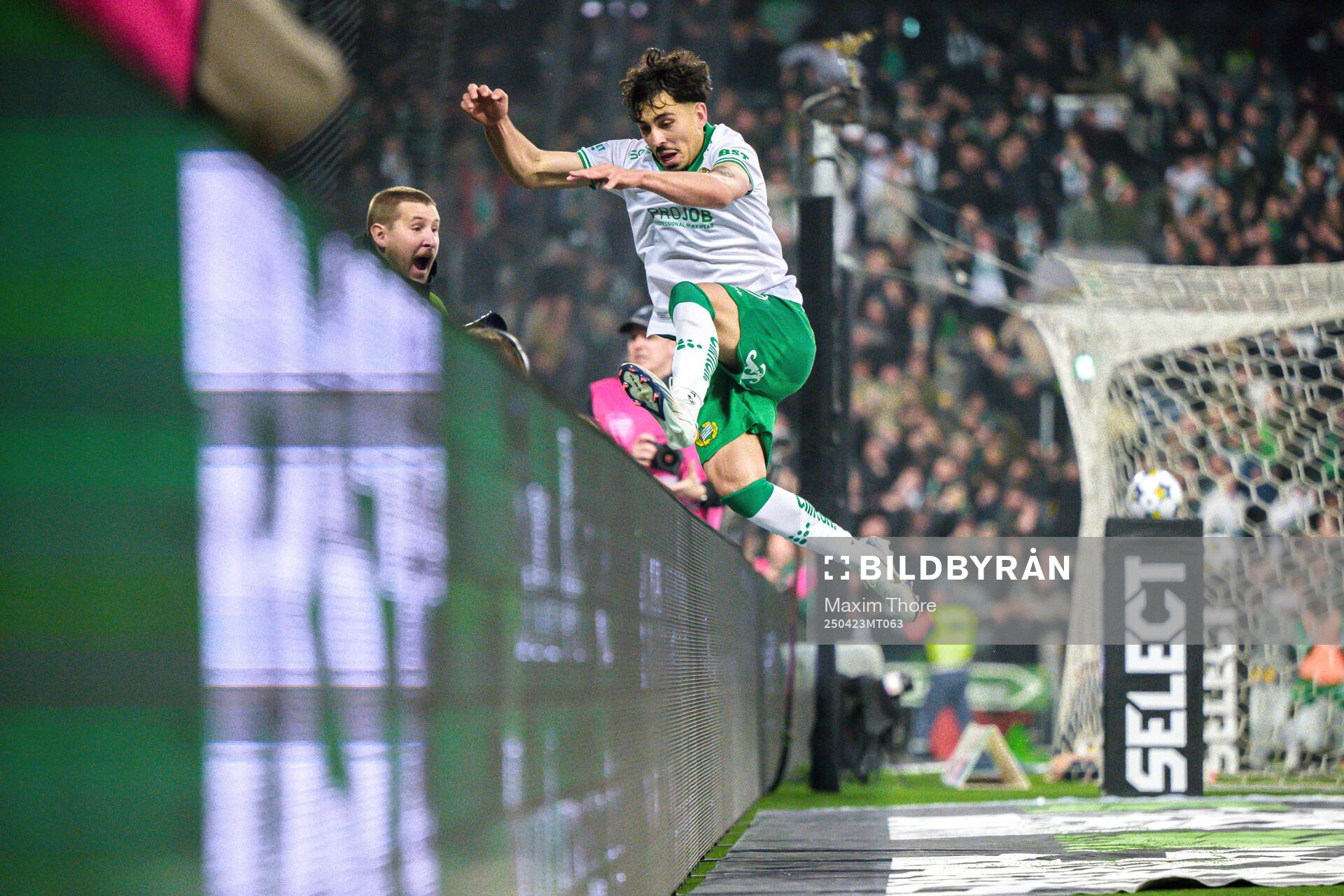 Hammarbys Sebastian Tounekti jublar