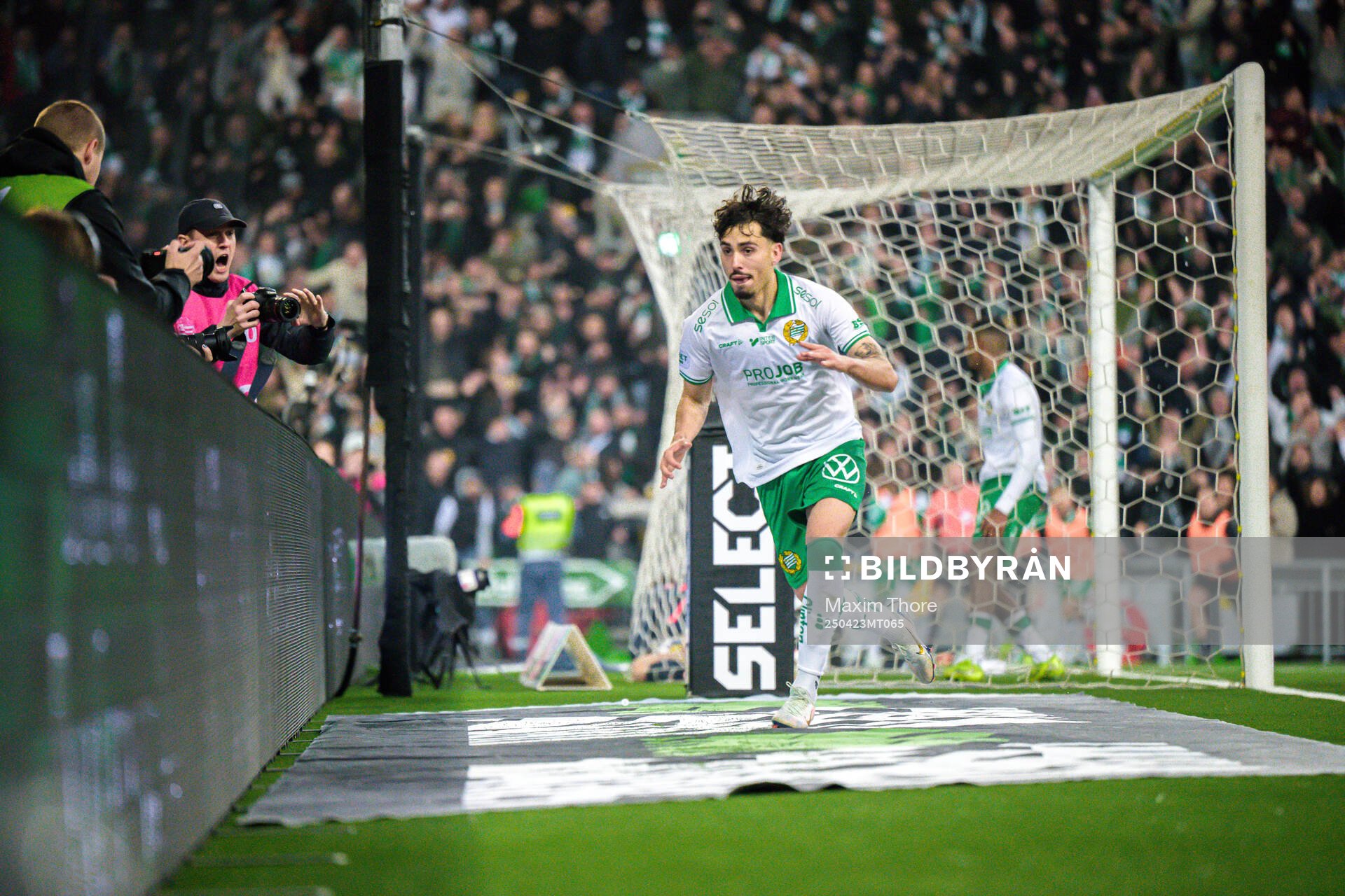 Hammarbys Sebastian Tounekti jublar