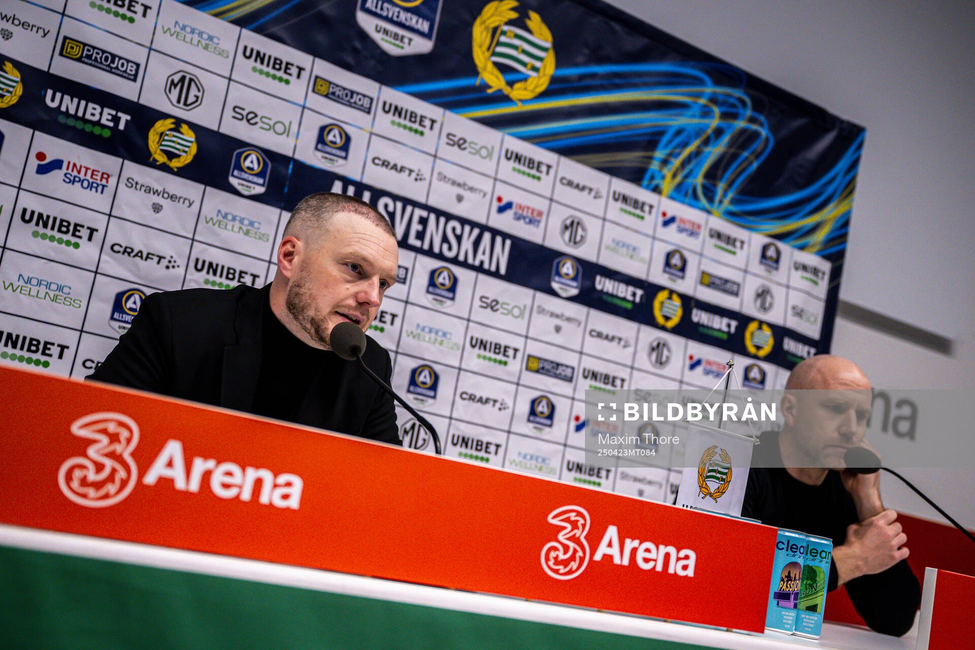 Hammarbys tränare Kim Hellberg och Malmö FFs tränare Henrik Rydström på en presskonferens efter fotbollsmatchen i Allsvenskan mellan Hammarby och Malmö FF den 23 april 2025 i Stockholm.