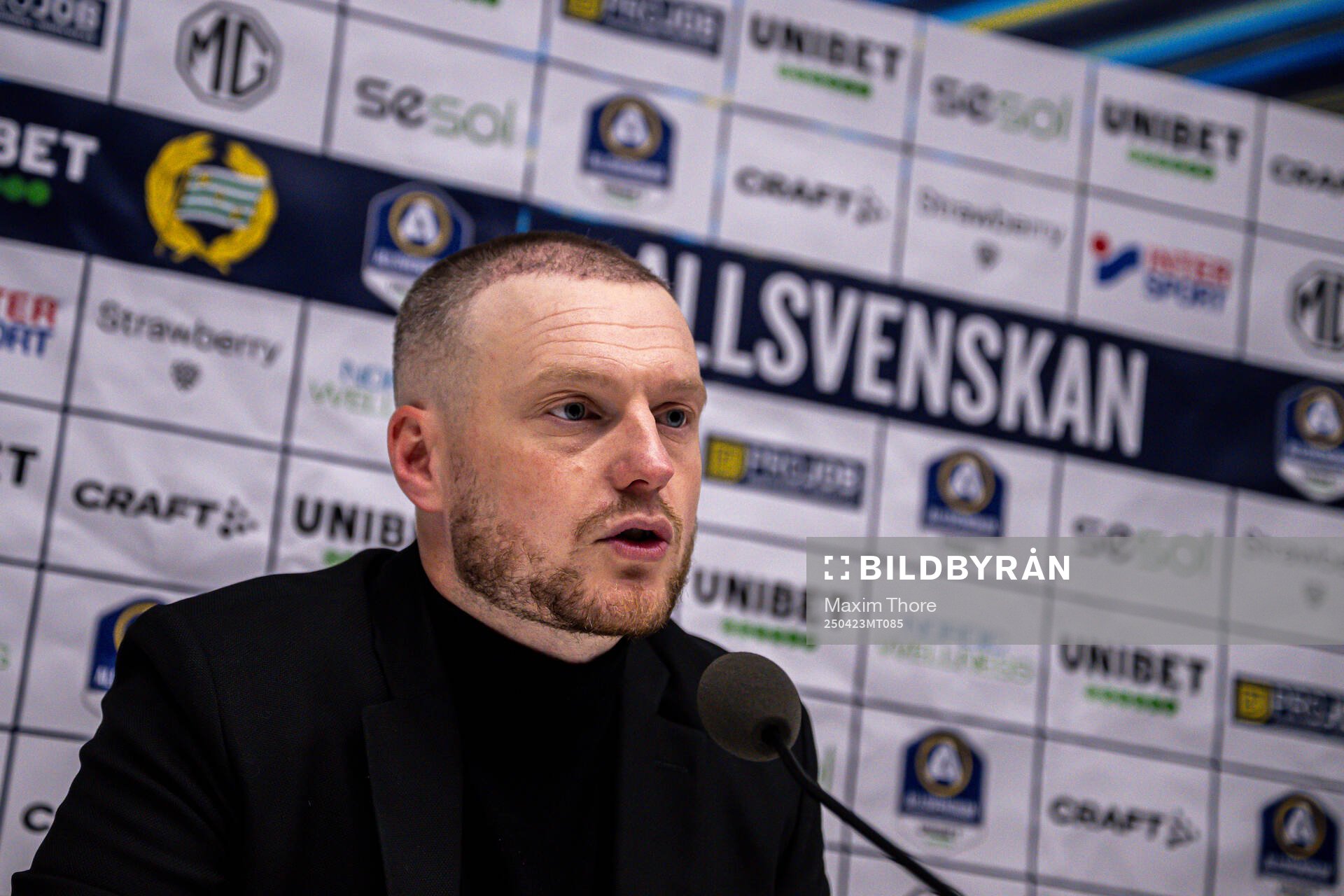 Hammarbys tränare Kim Hellberg på en presskonferens
