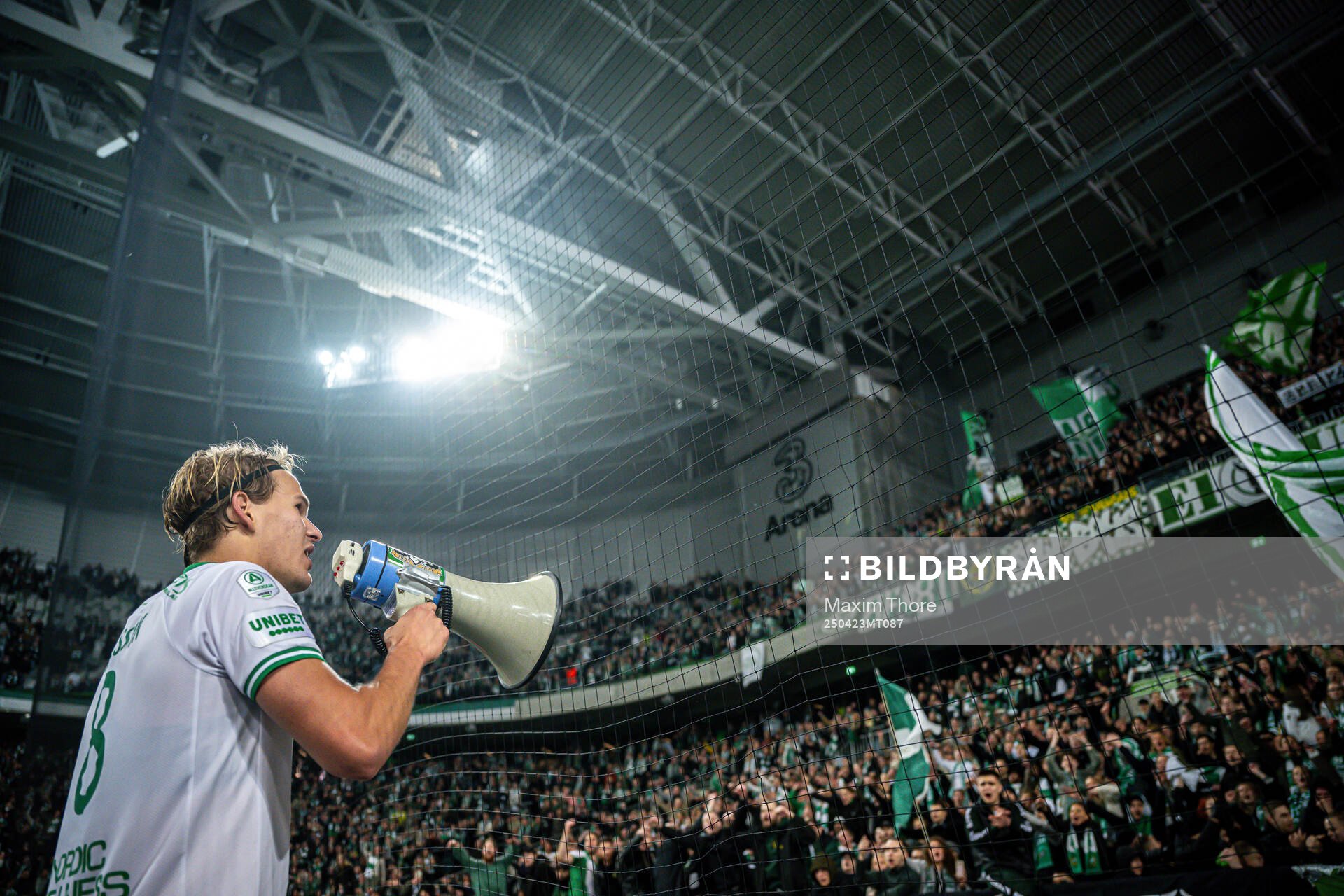 Hammarbys Markus Karlsson jublar efter fotbollsmatchen i Allsvenskan mellan Hammarby och Malmö FF den 23 april 2025 i Stockholm. 