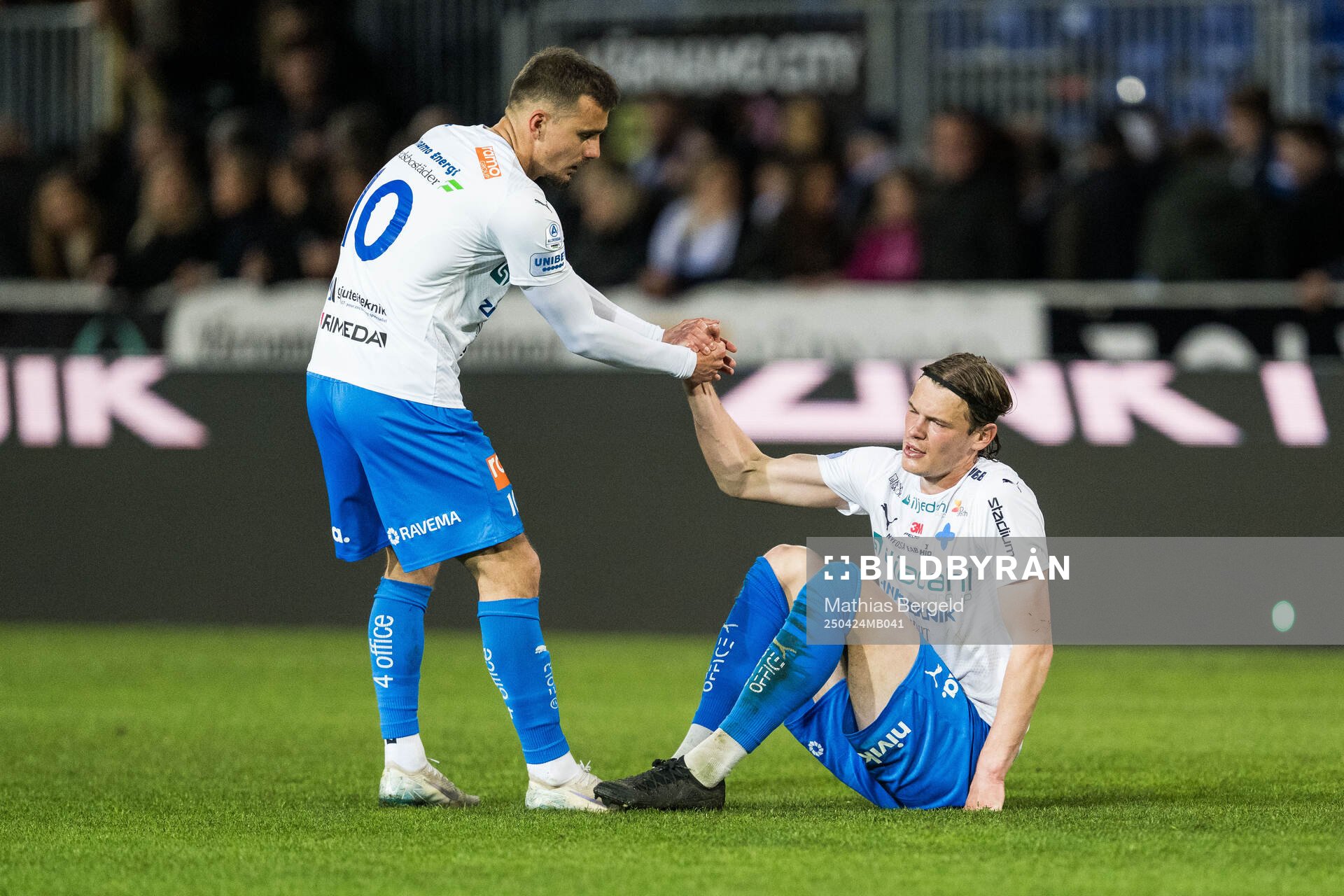 Värnamos Ajdin Zeljkovic och Hugo Andersson deppar