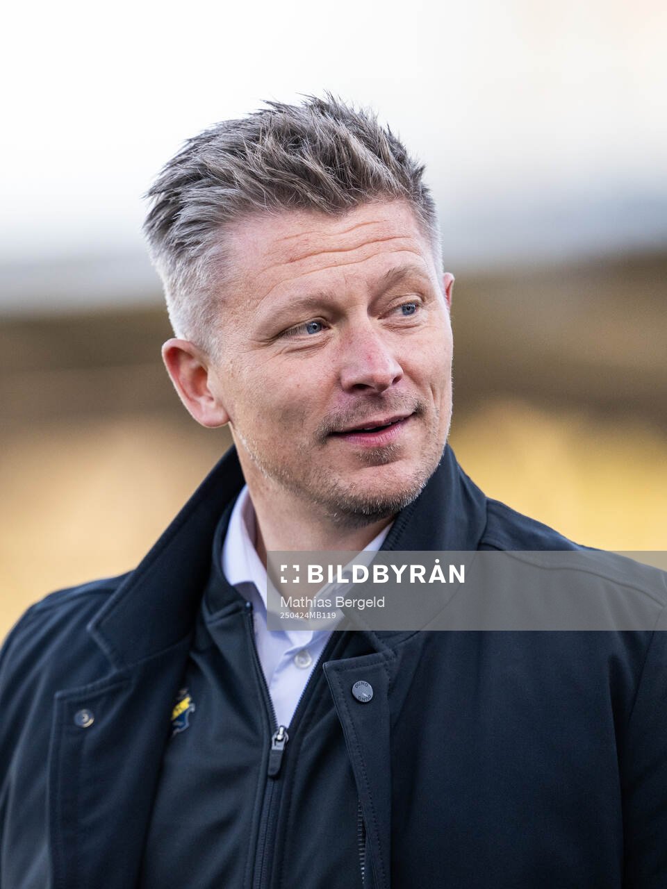 AIKs tränare Mikkjal Thomassen inför fotbollsmatchen i Allsvenskan mellan Värnamo och AIK den 24 april 2025 i Värnamo. 