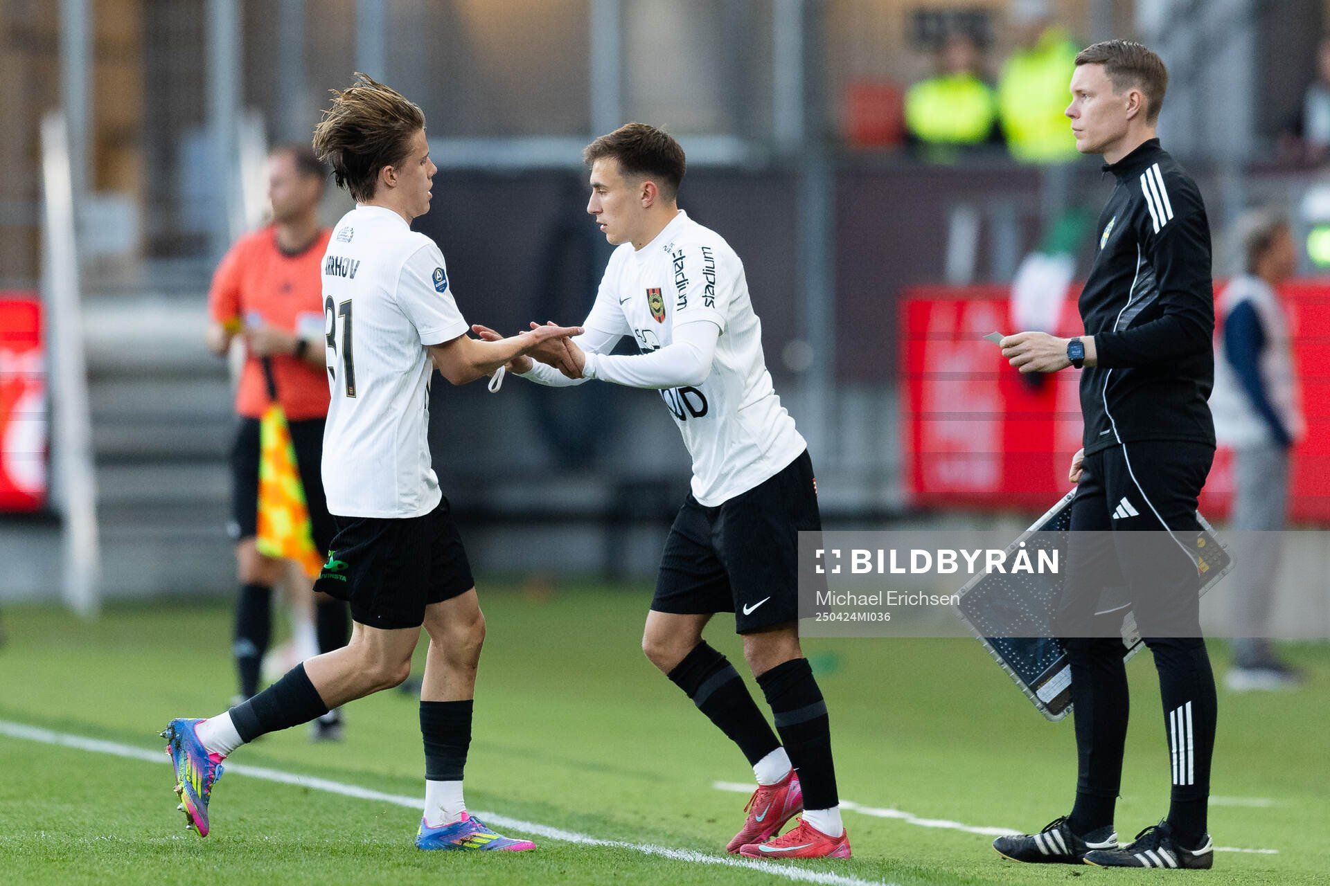 Brommapojkarnas Love Arrhov byter med Anton Kurochkin