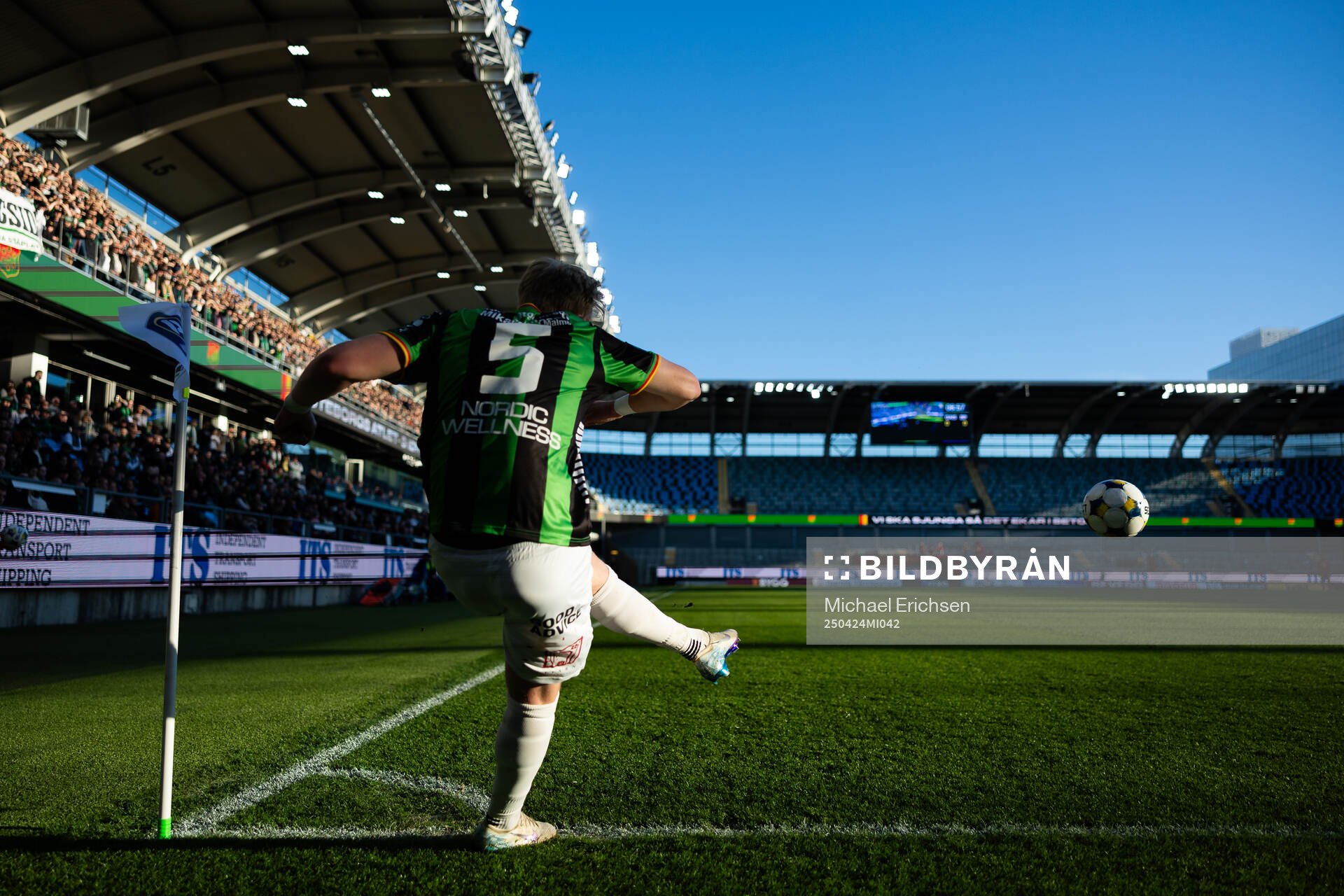 GAIS Robin Wendin Thomasson slår en hörna