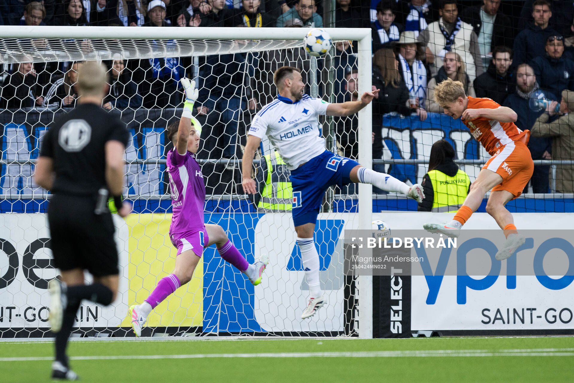IFK Norrköpings David Andersson och Max Watson mot IFK
