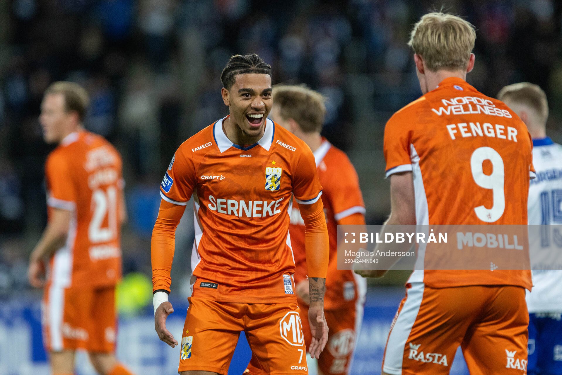 IFK Göteborgs Sebastian Clemmensen jublar efter fotbollsmatchen i Allsvenskan mellan IFK Norrköping och IFK Göteborg den 24 april 2025 i Norrköping.