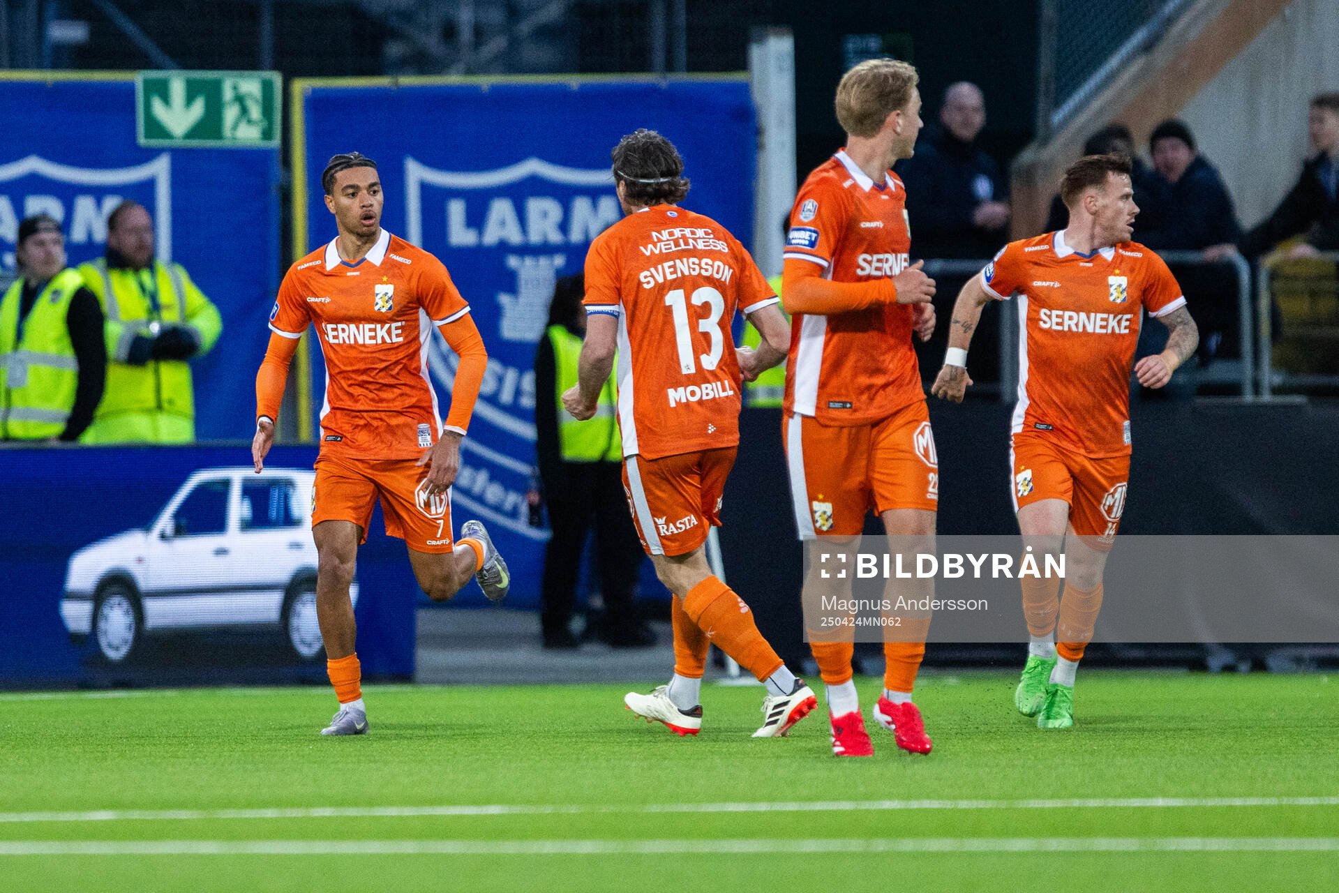 IFK Göteborgs Sebastian Clemmensen jublar efter 2-1 under fotbollsmatchen i Allsvenskan mellan IFK Norrköping och IFK Göteborg den 24 april 2025 i Norrköping.