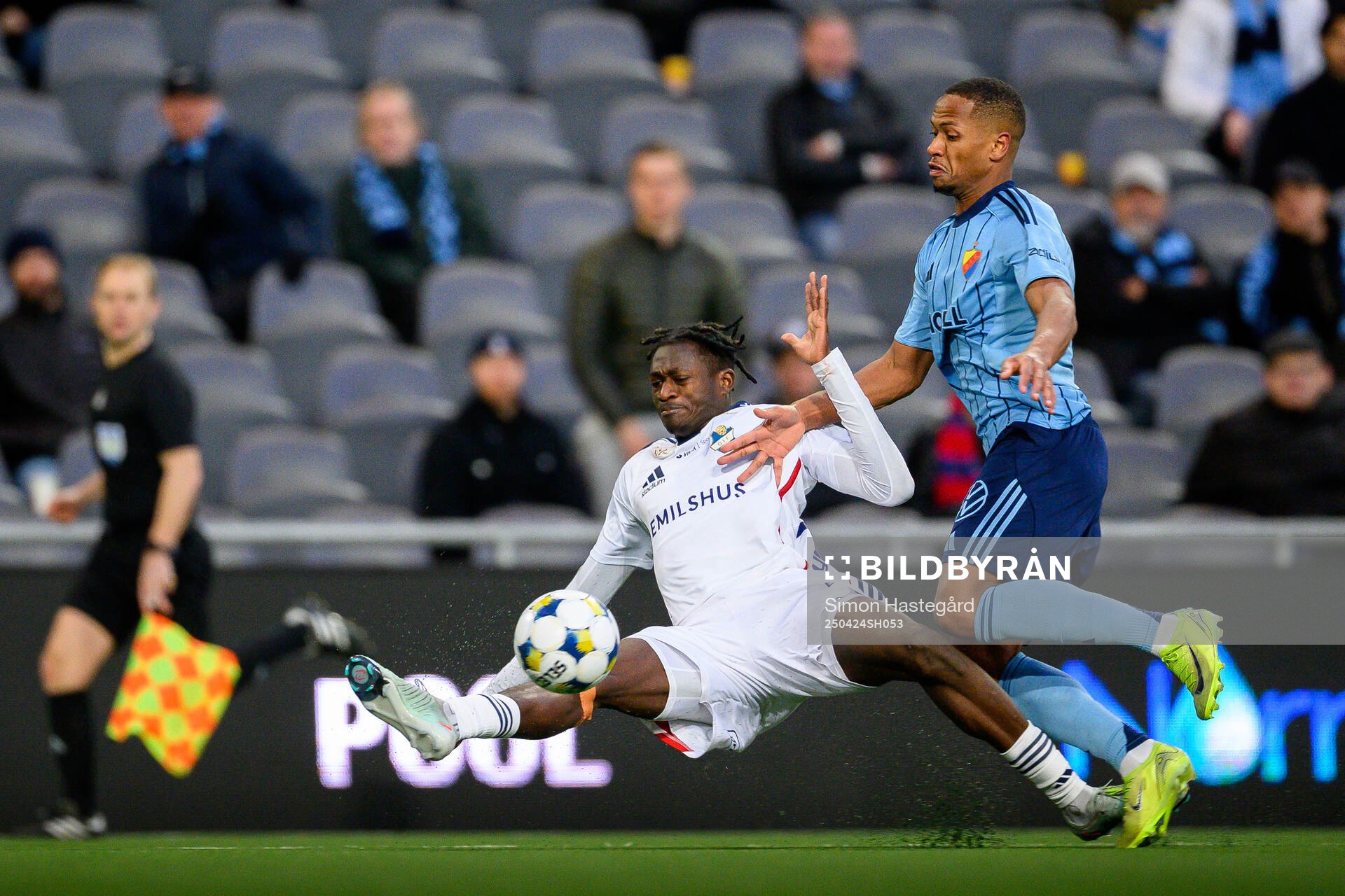 Östers Kingsley Gyamfi och Djurgårdens Zakaria Sawo