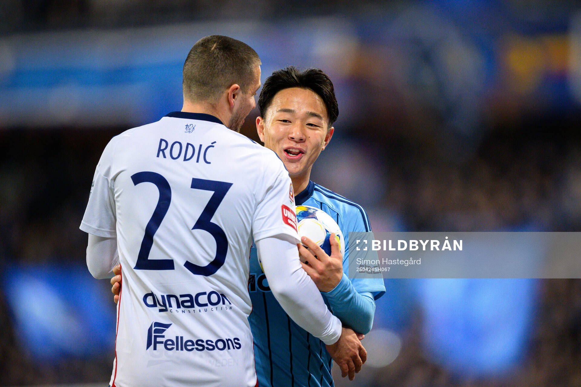 Östers Vladimir Rodic och Djurgårdens Keita Kosugi