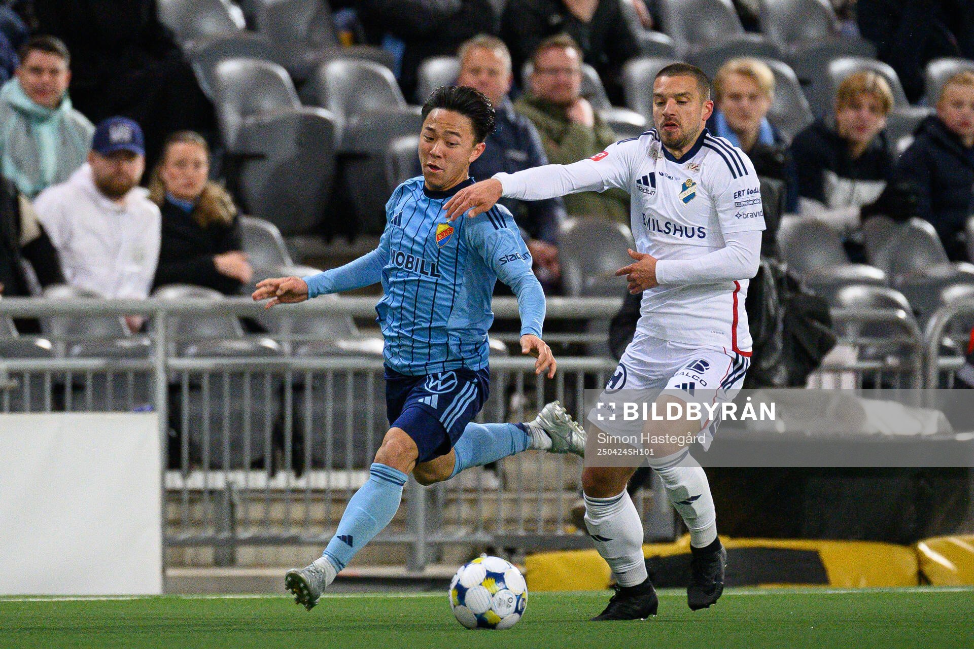 Djurgårdens Keita Kosugi och Östers Vladimir Rodic
